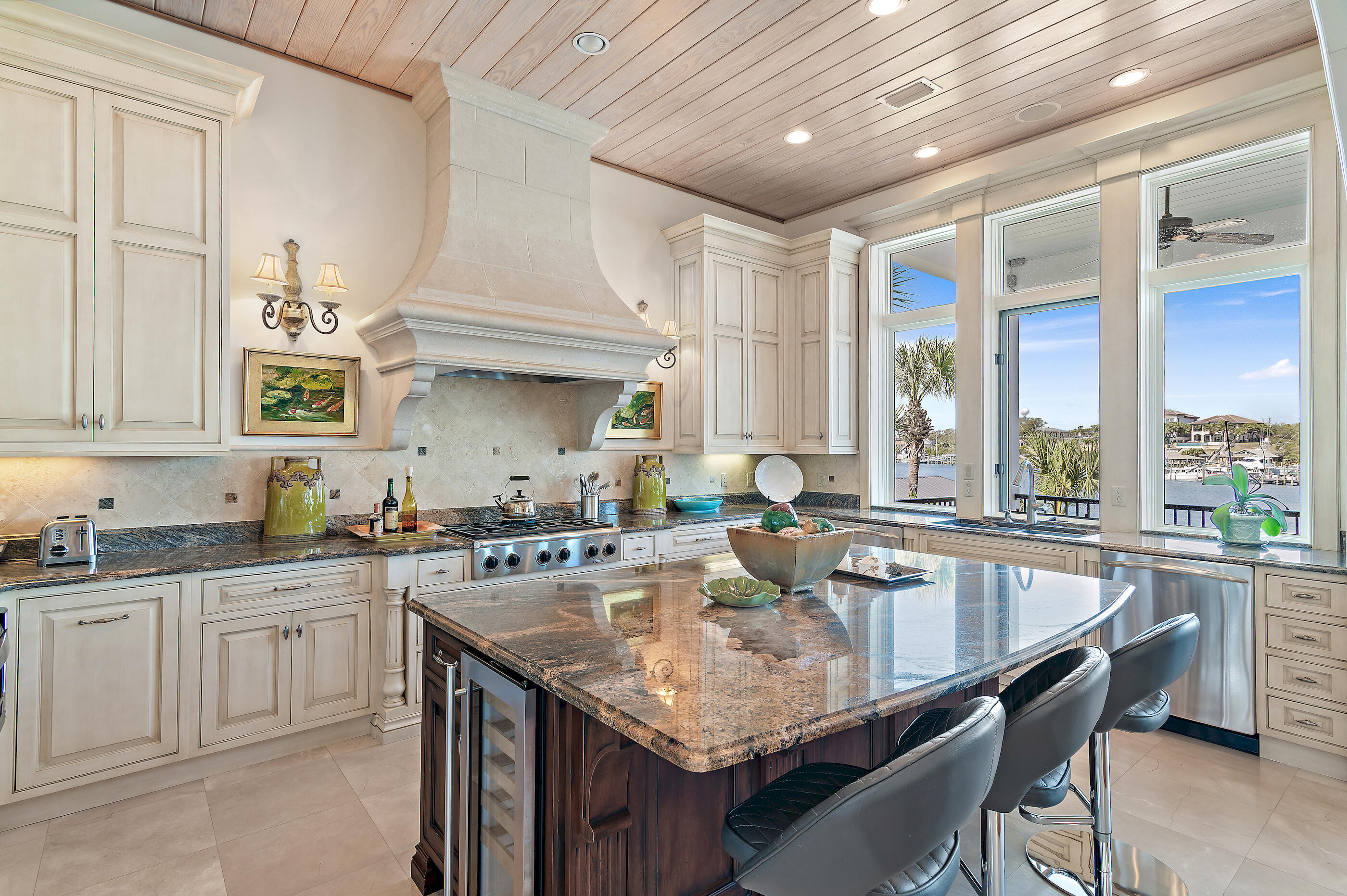 609 Lagoon Drive