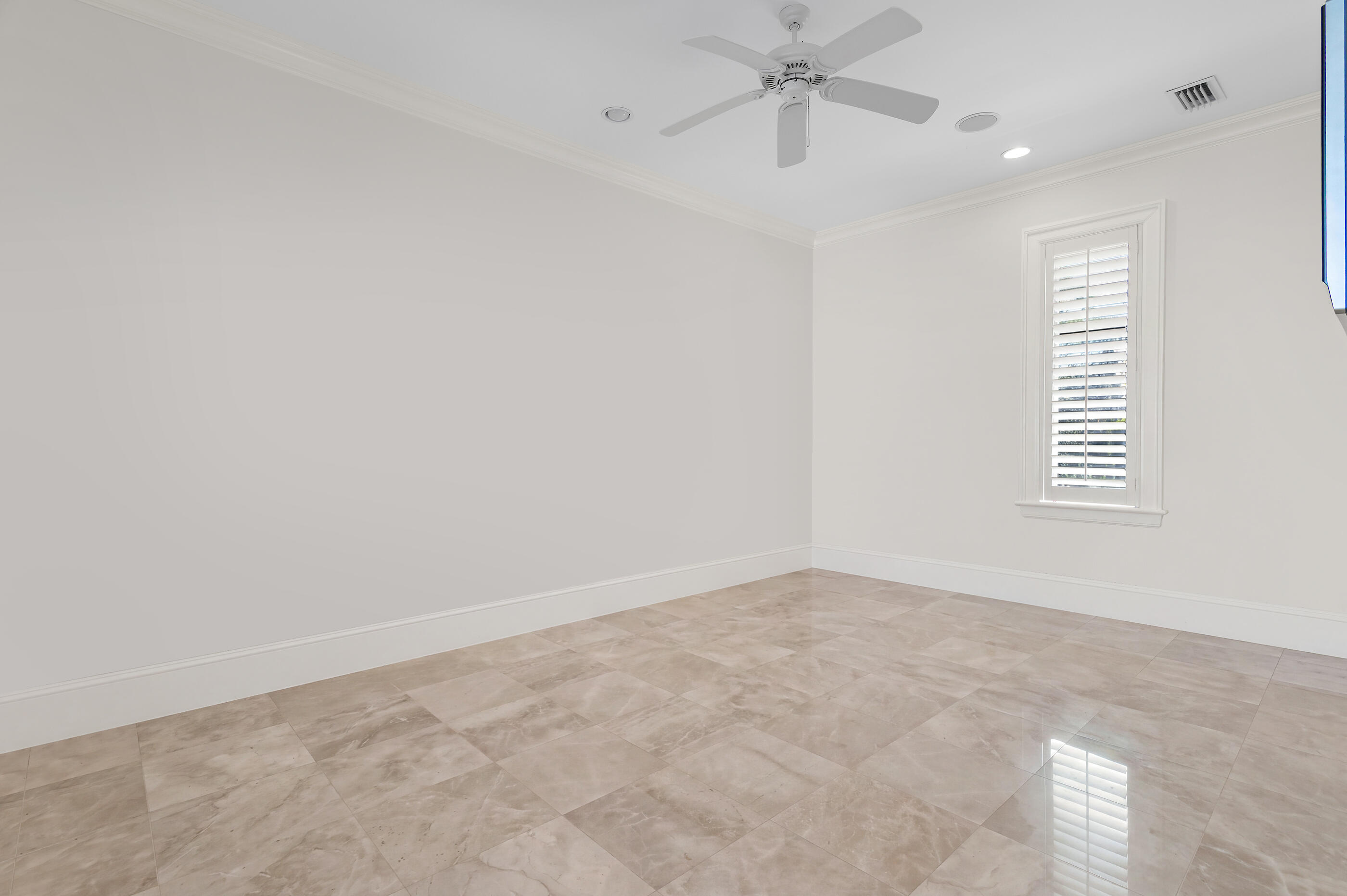 609 Lagoon Drive