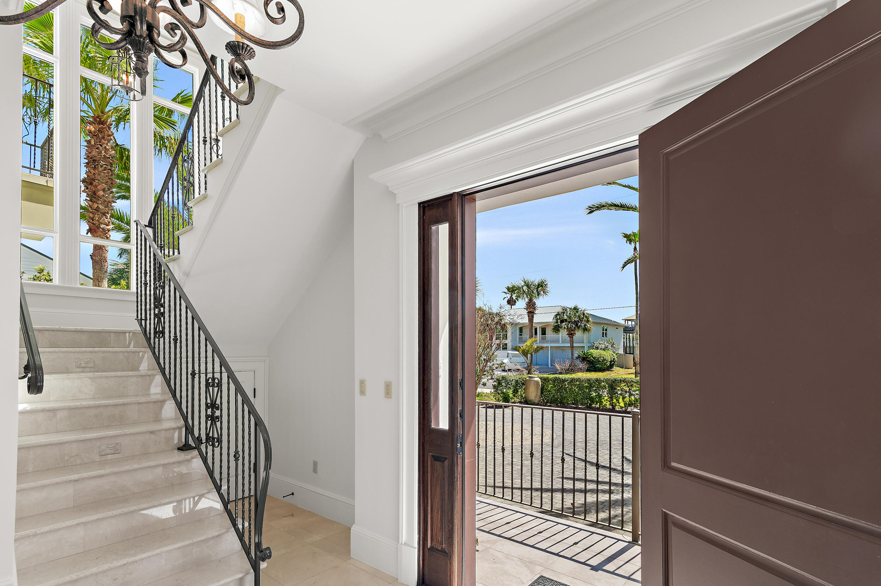 609 Lagoon Drive