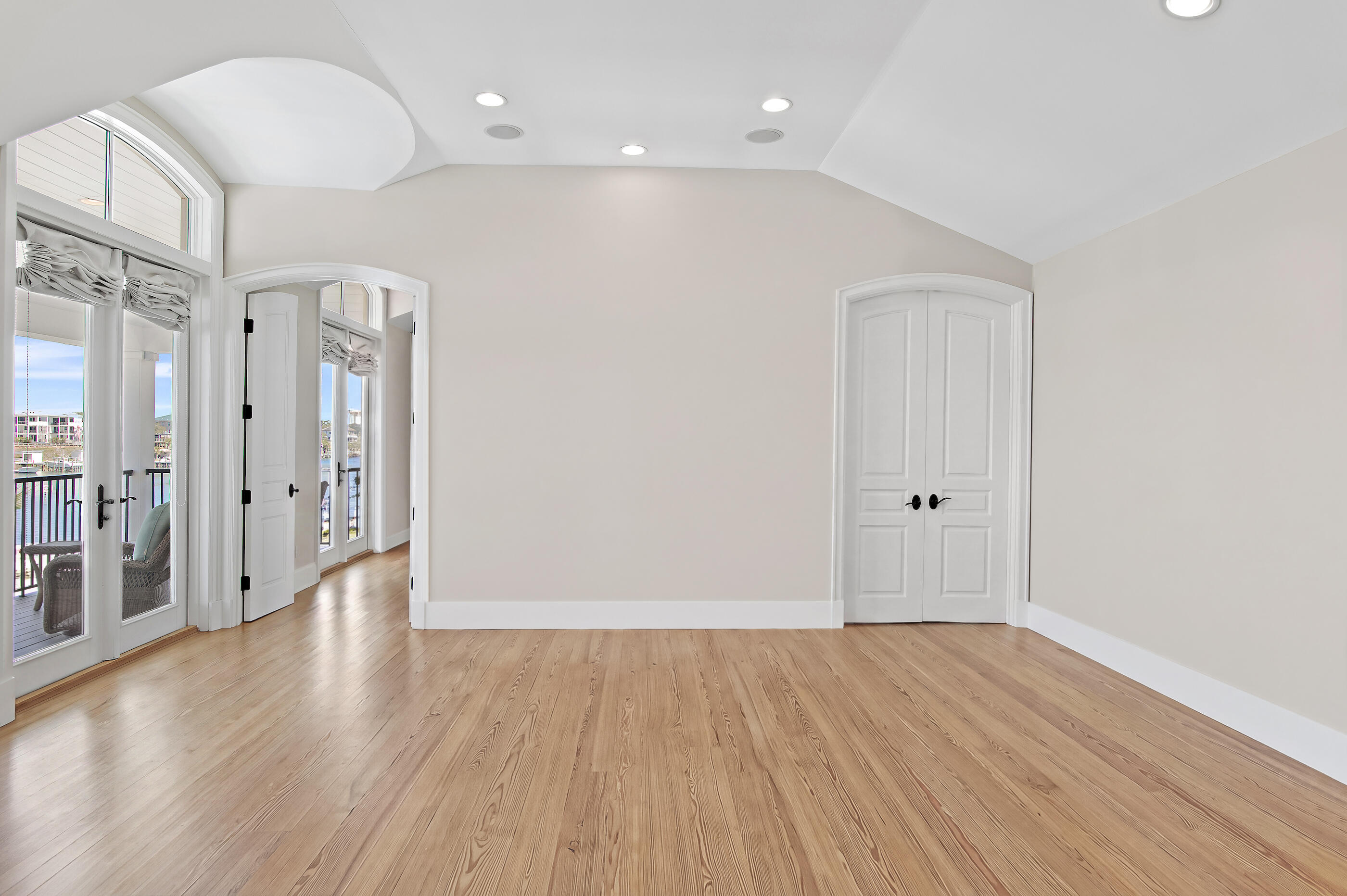 609 Lagoon Drive