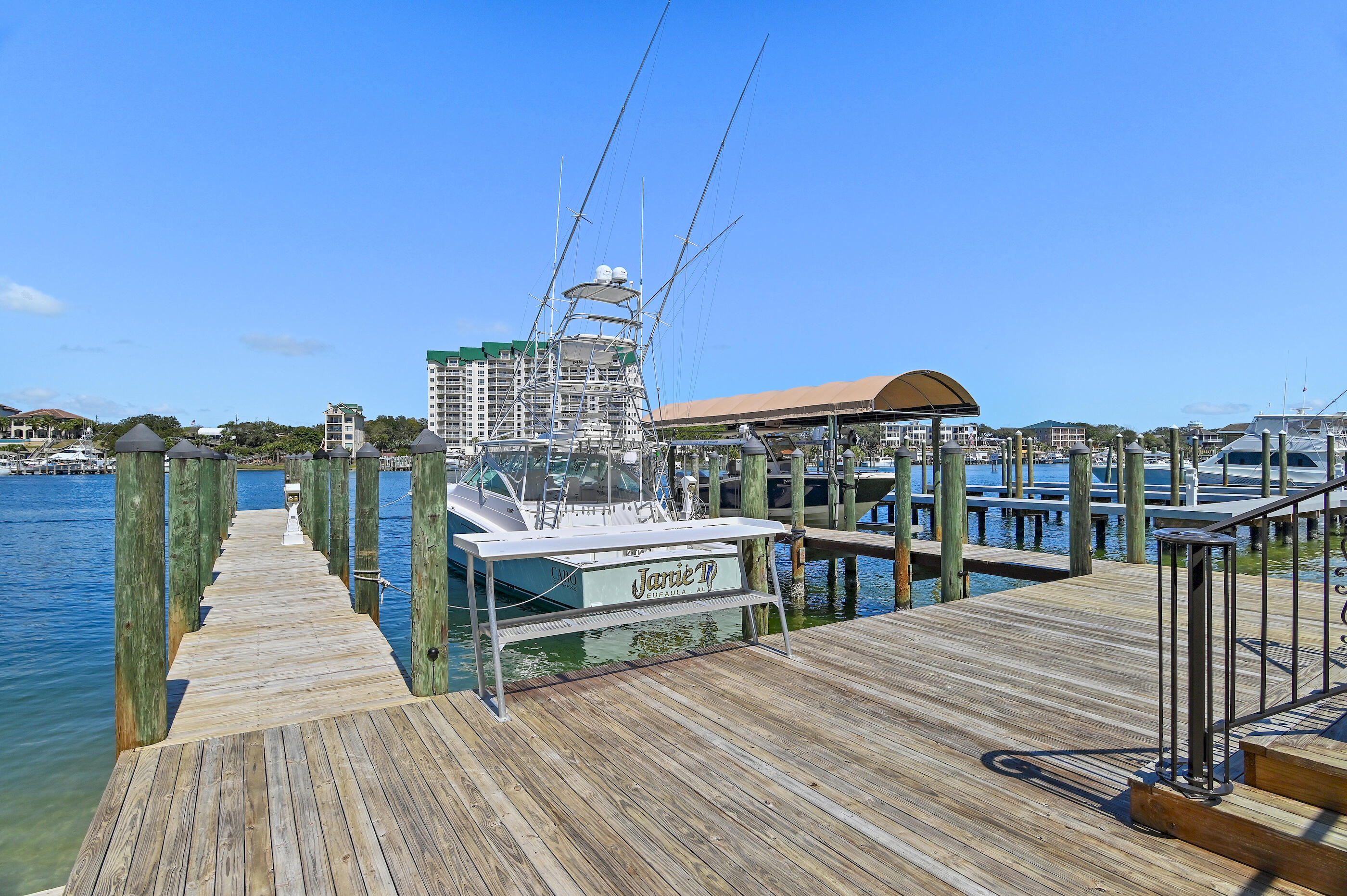 609 Lagoon Drive