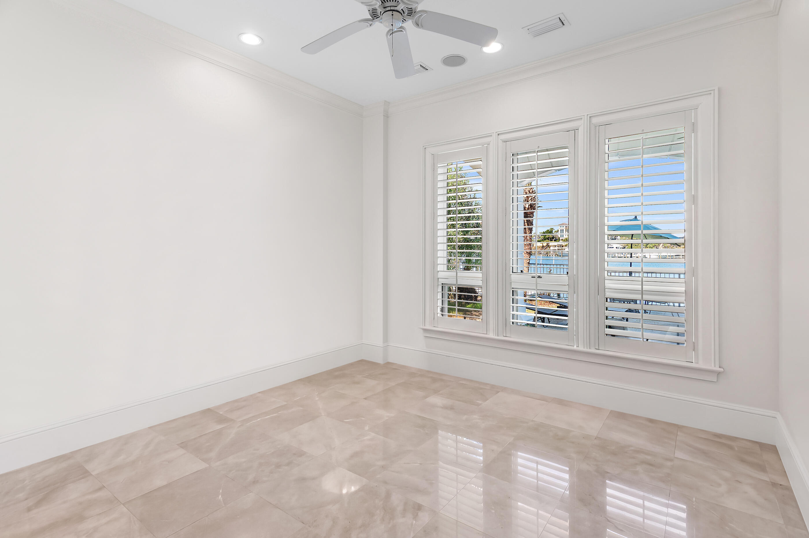 609 Lagoon Drive