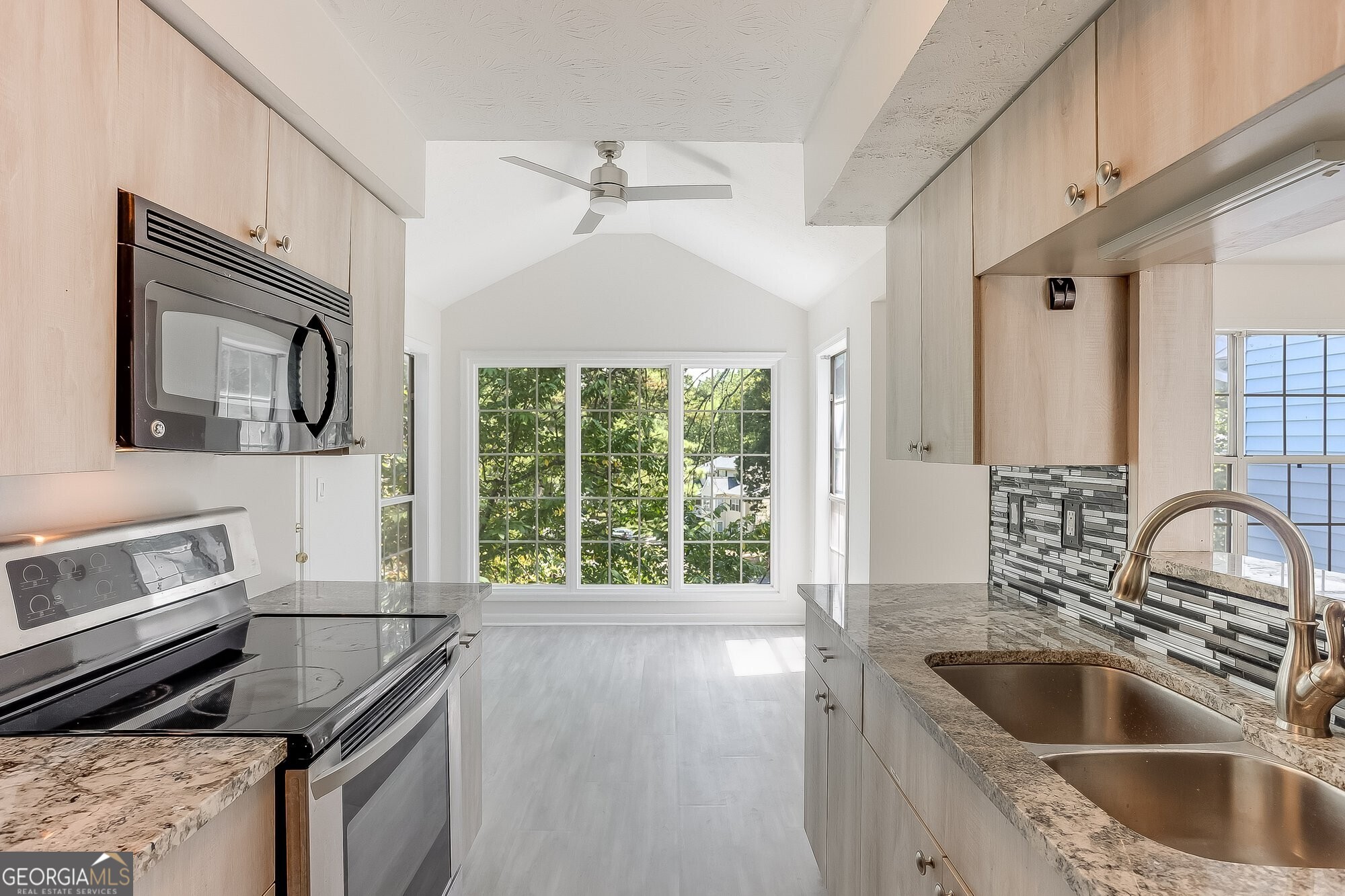 1008 Glenleaf Drive