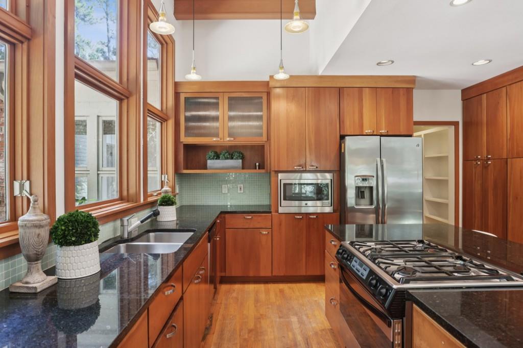 572 Hillside Drive