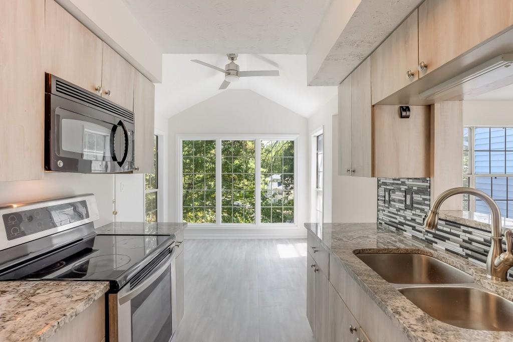 1008 Glenleaf Drive