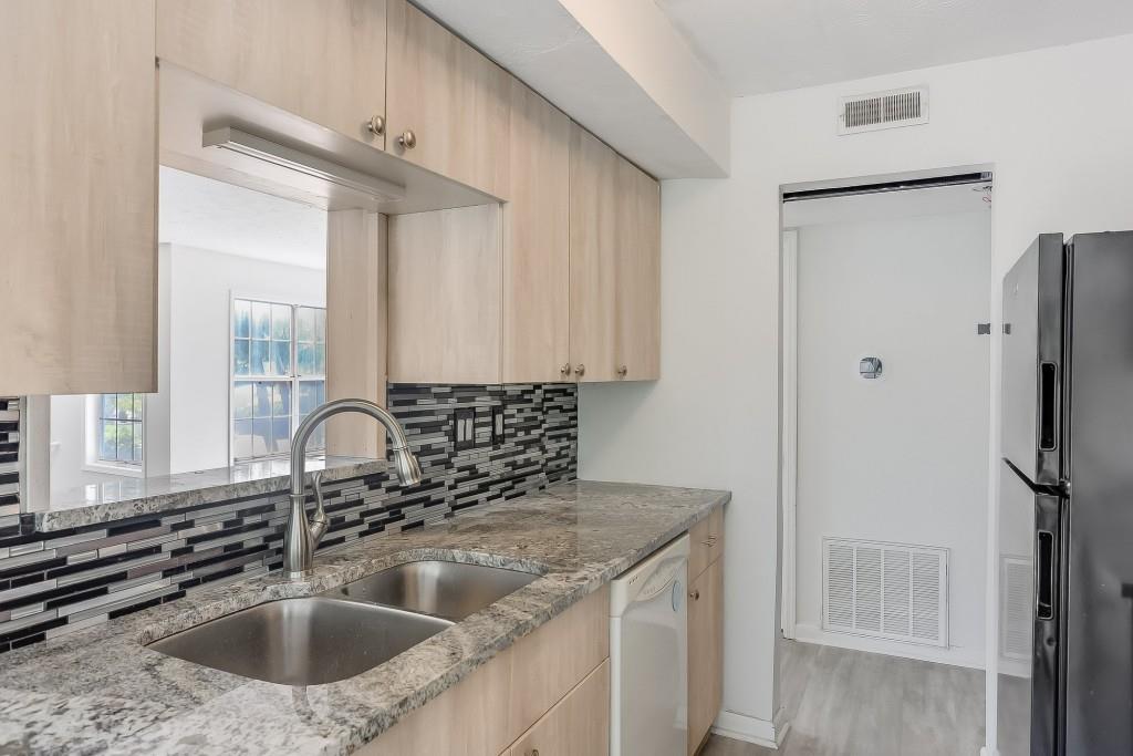 1008 Glenleaf Drive