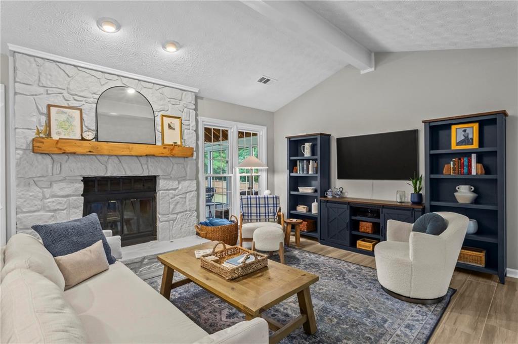 3184 Westfield Way NE