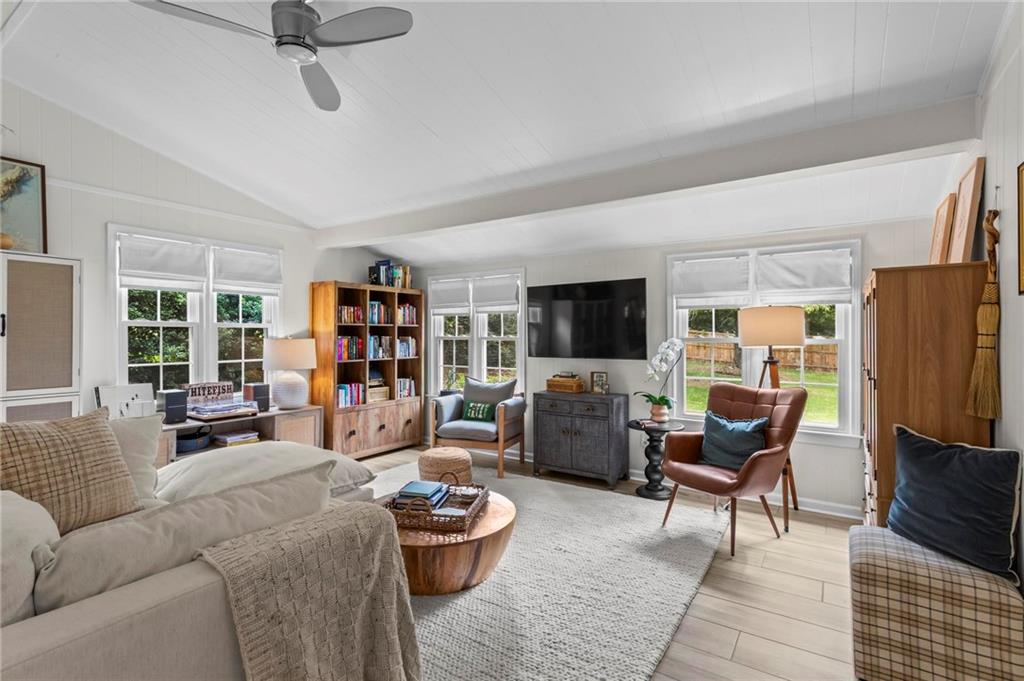 3184 Westfield Way NE