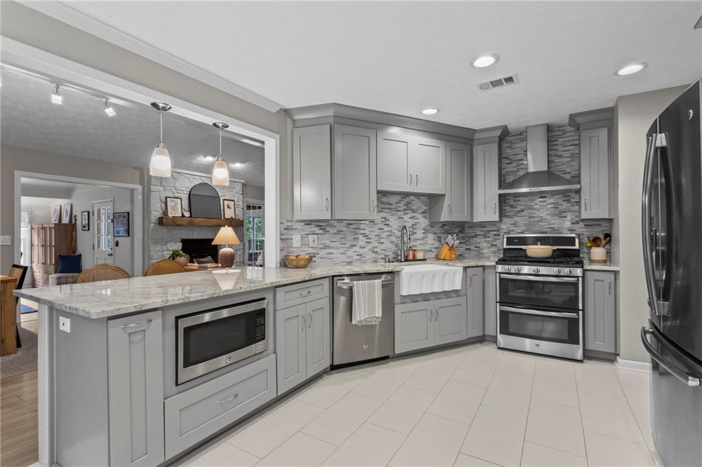 3184 Westfield Way NE