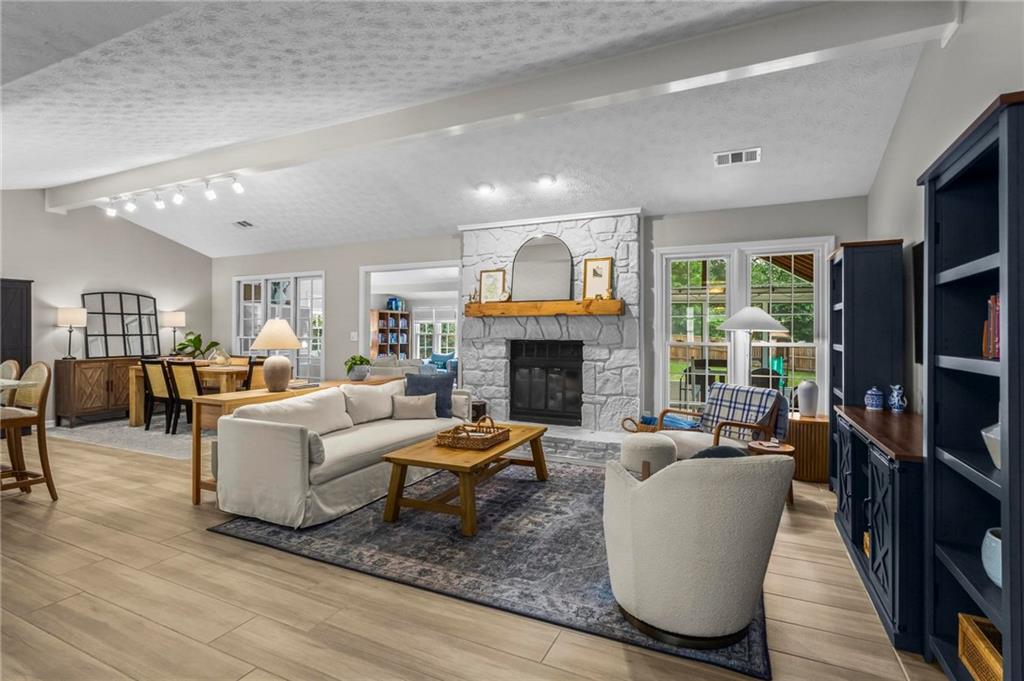 3184 Westfield Way NE