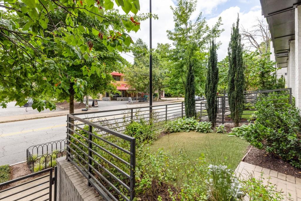 550 N Highland Avenue NE Unit 4