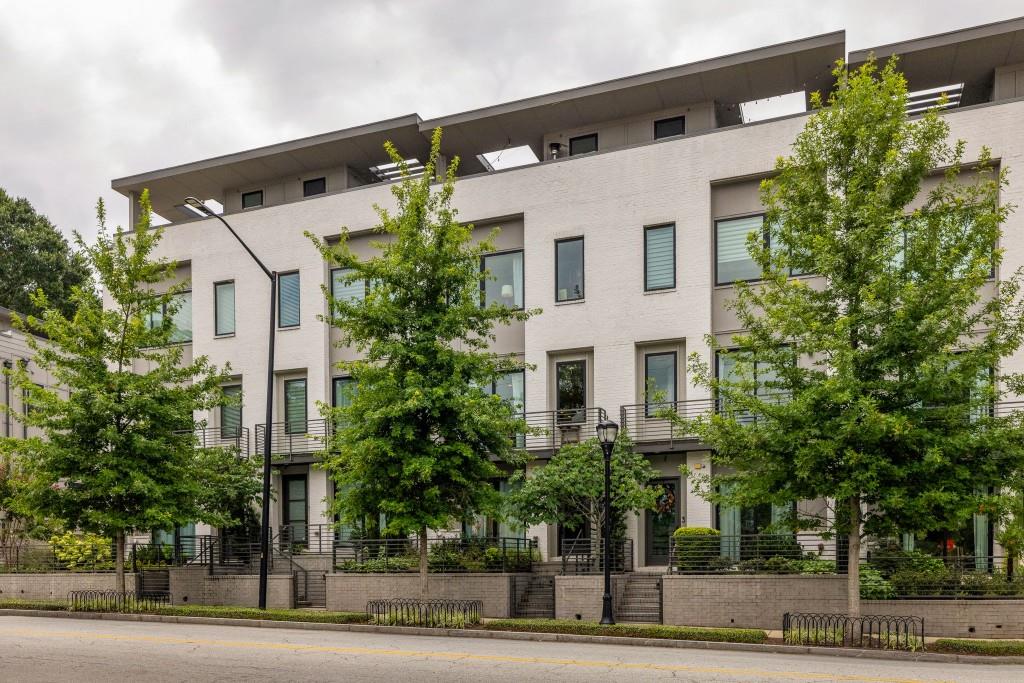 550 N Highland Avenue NE Unit 4