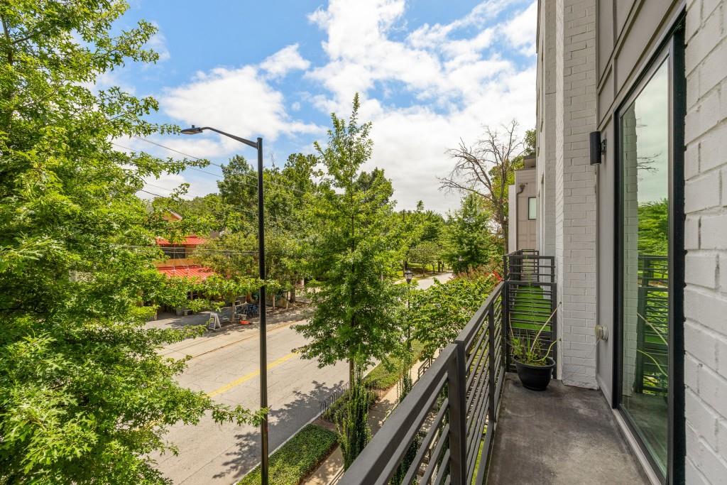550 N Highland Avenue NE Unit 4