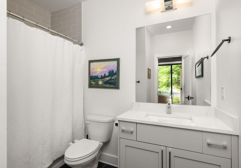 550 N Highland Avenue NE Unit 4