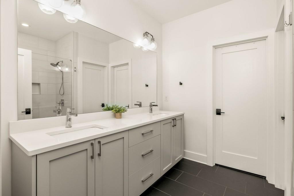 550 N Highland Avenue NE Unit 4