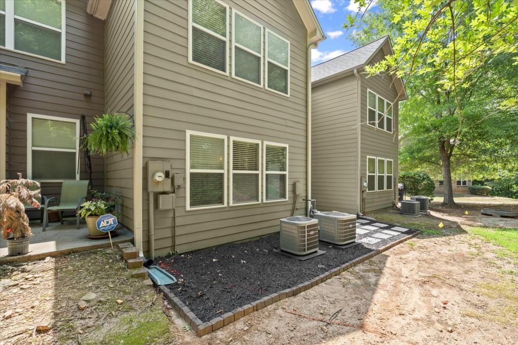 4240 Weavers White Lane