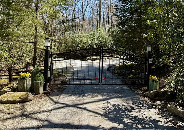 649 Wild River Road