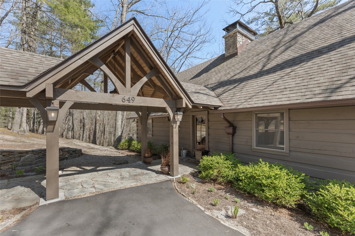 649 Wild River Road