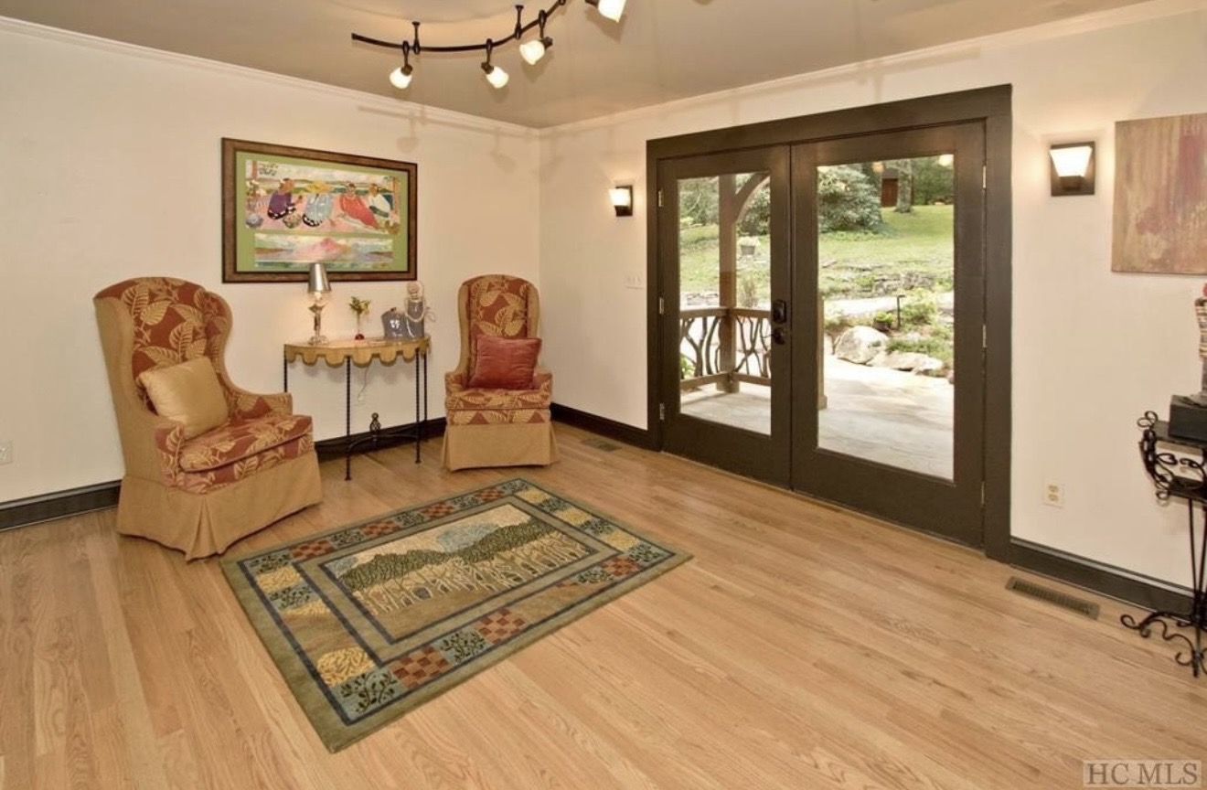 478 Hickory Knut Gap Road