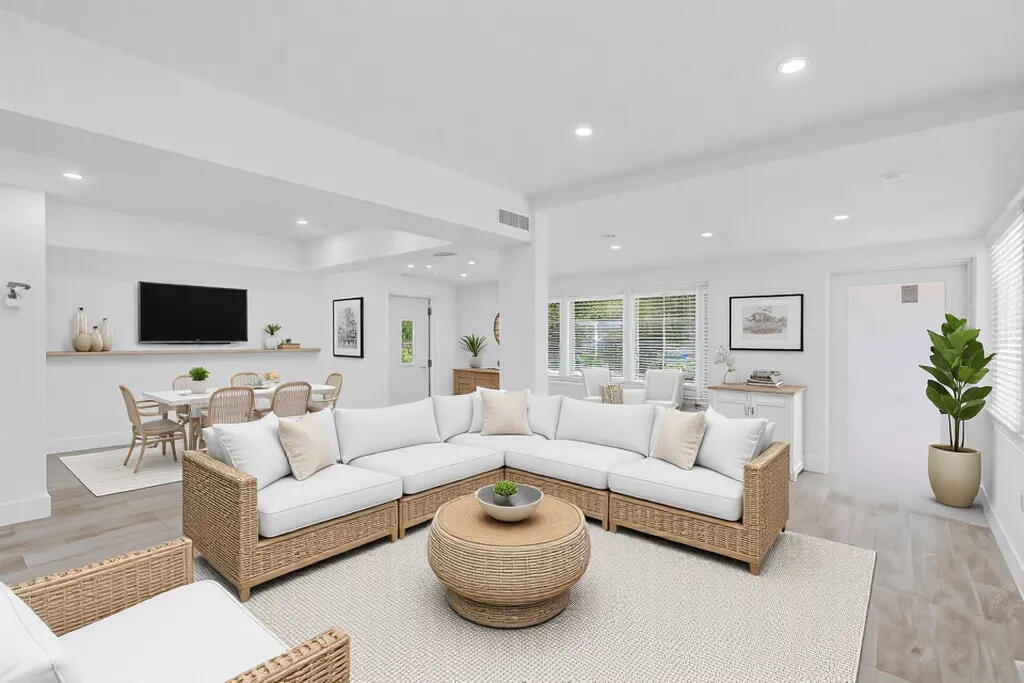15 Seaside Avenue