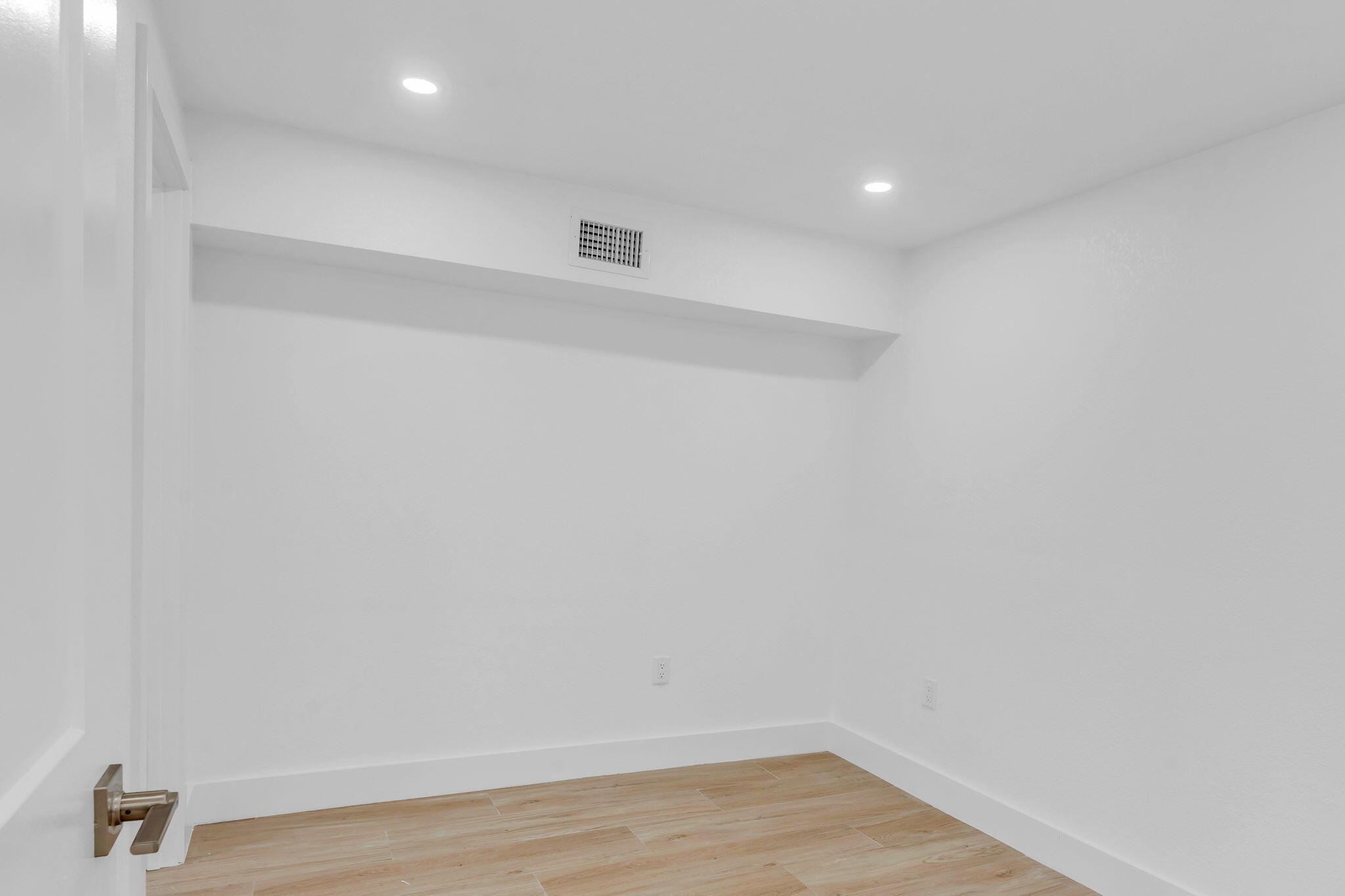 15 Seaside Avenue