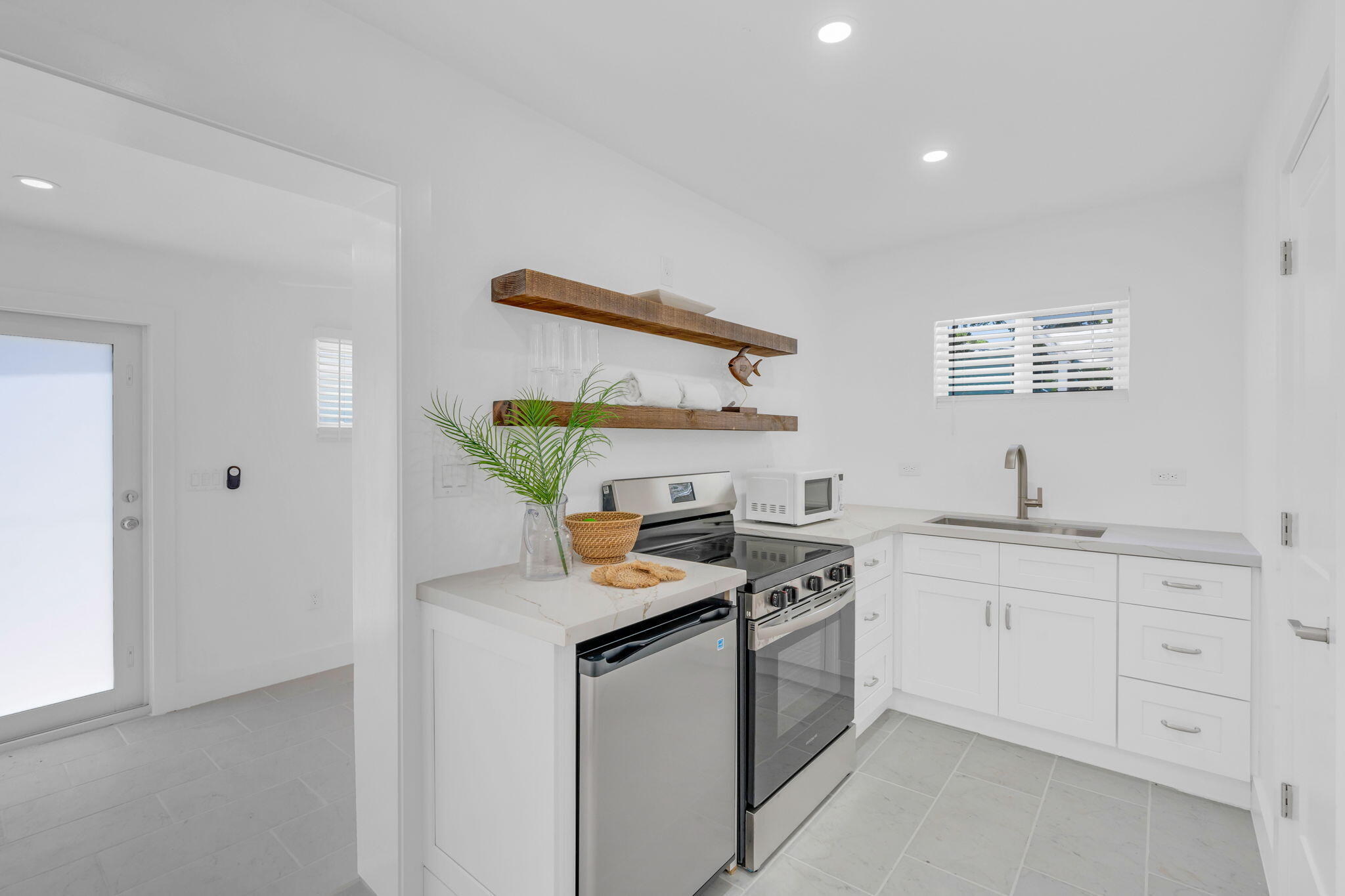15 Seaside Avenue