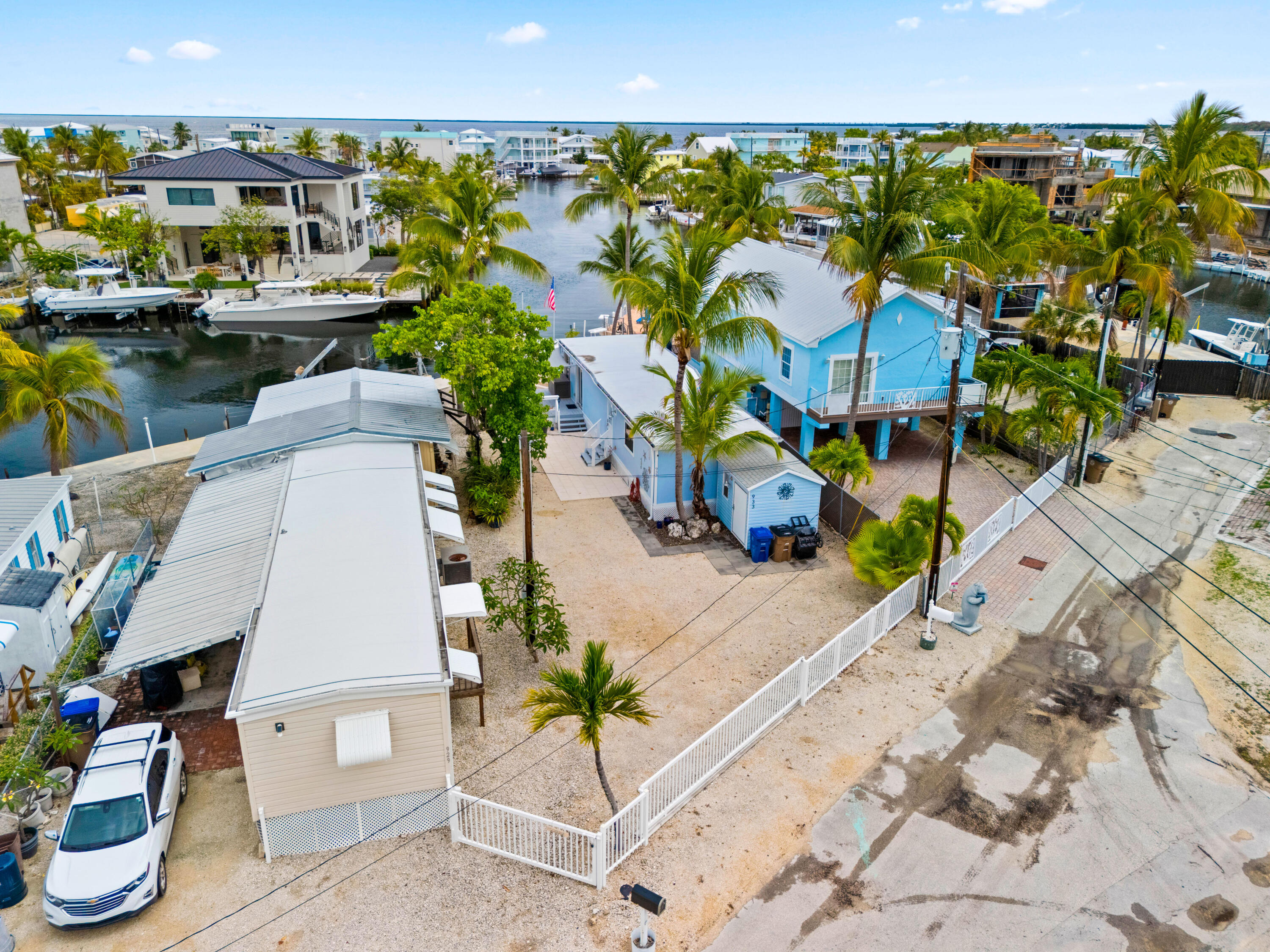 933 Tropical Lane