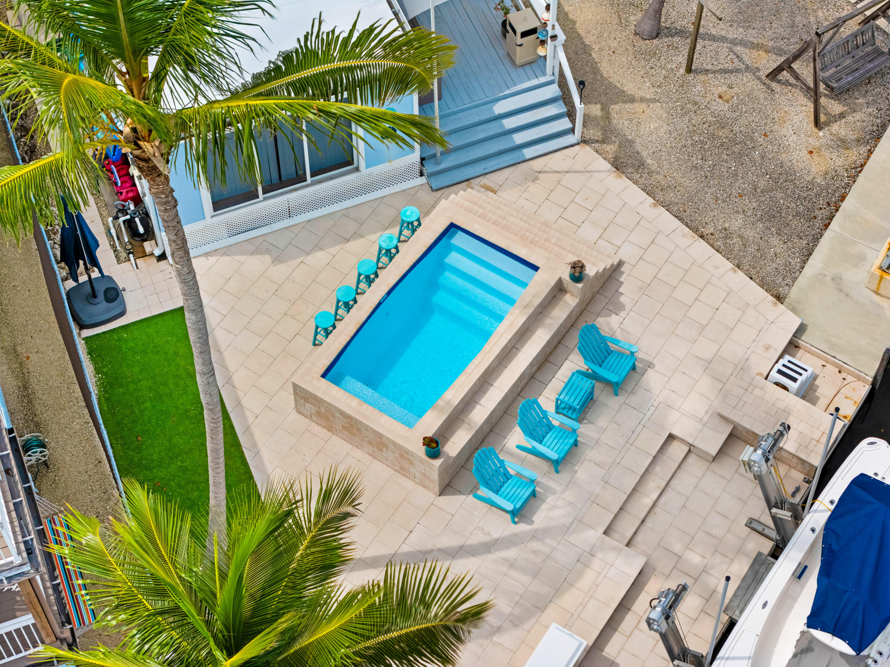 933 Tropical Lane