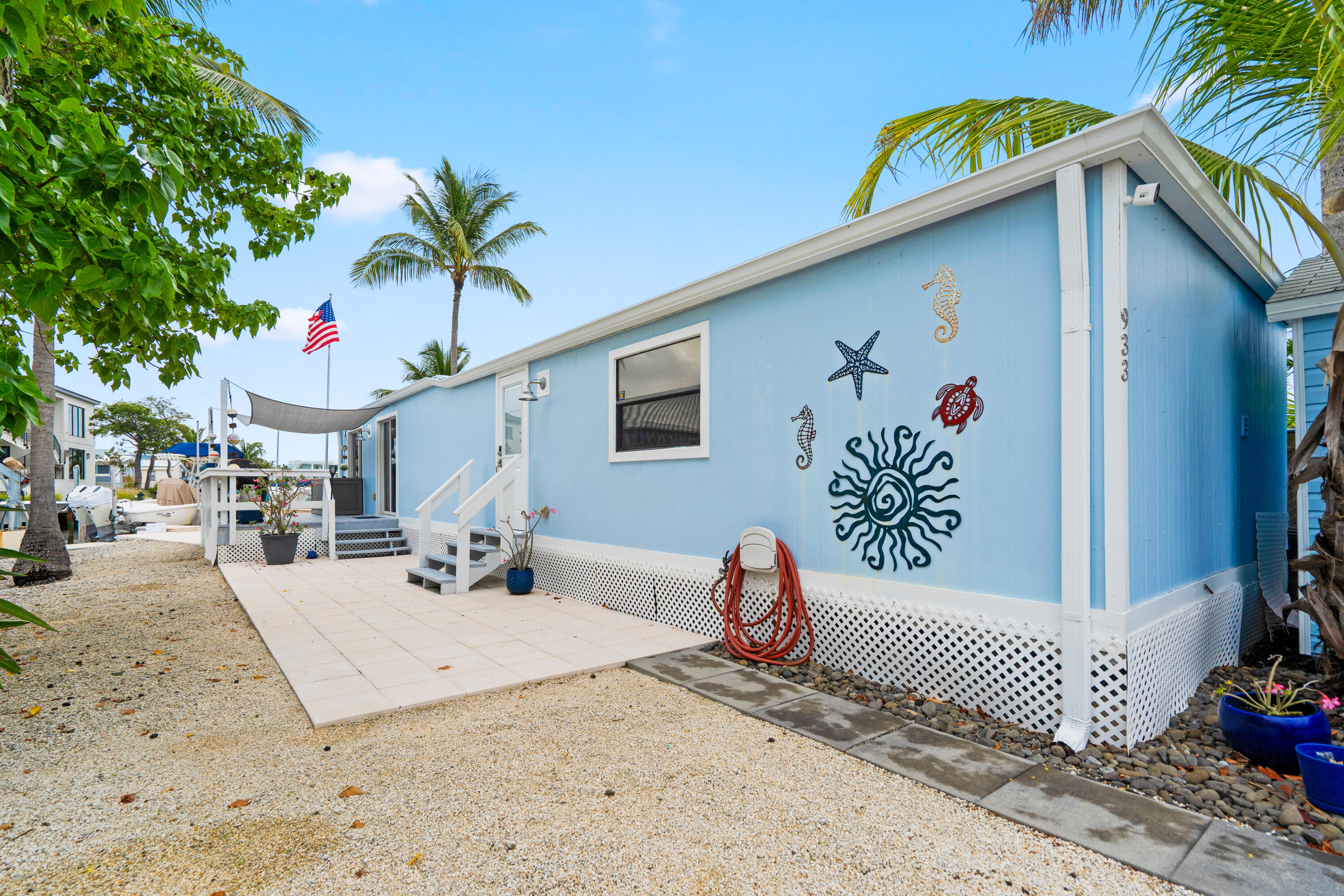 933 Tropical Lane