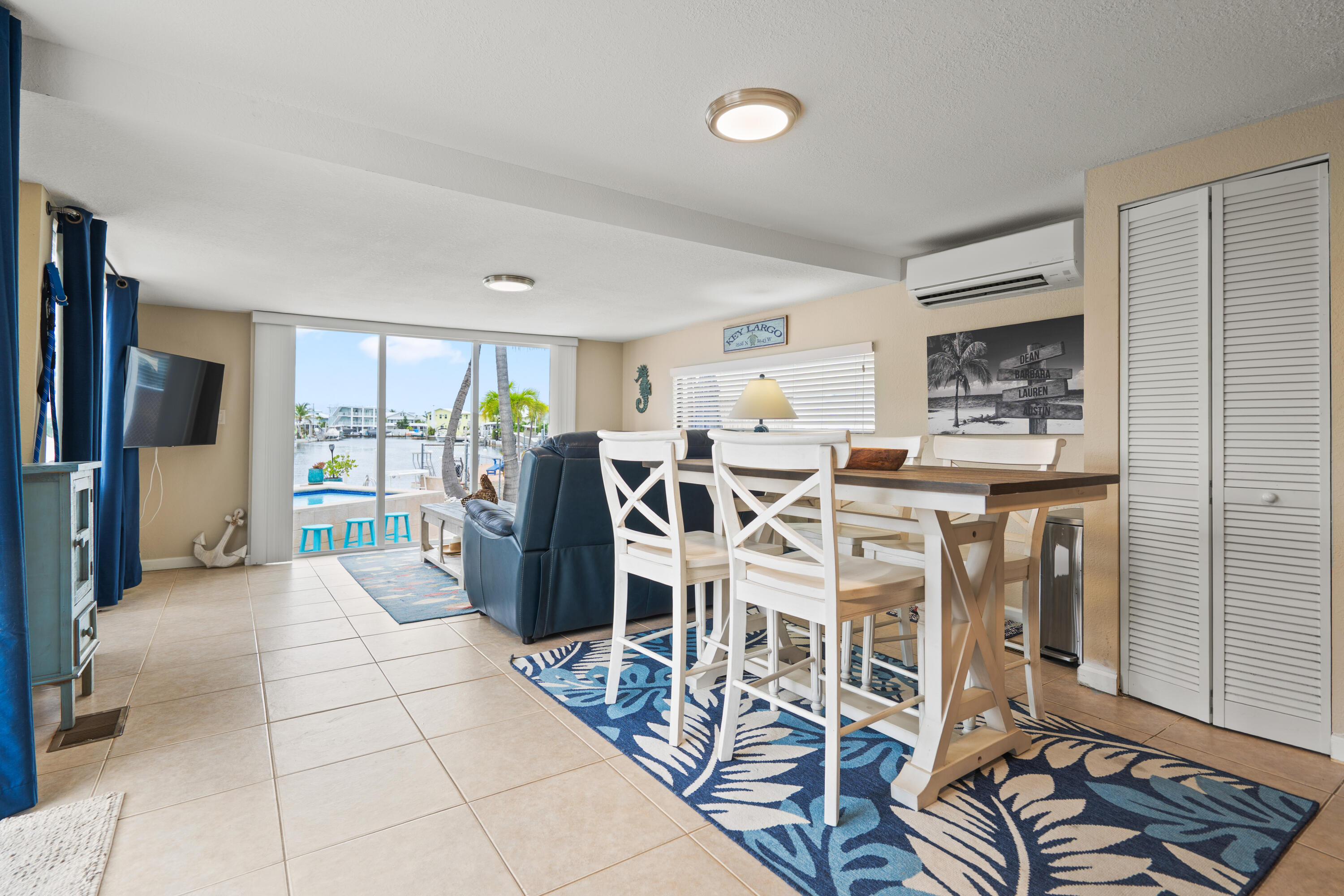 933 Tropical Lane