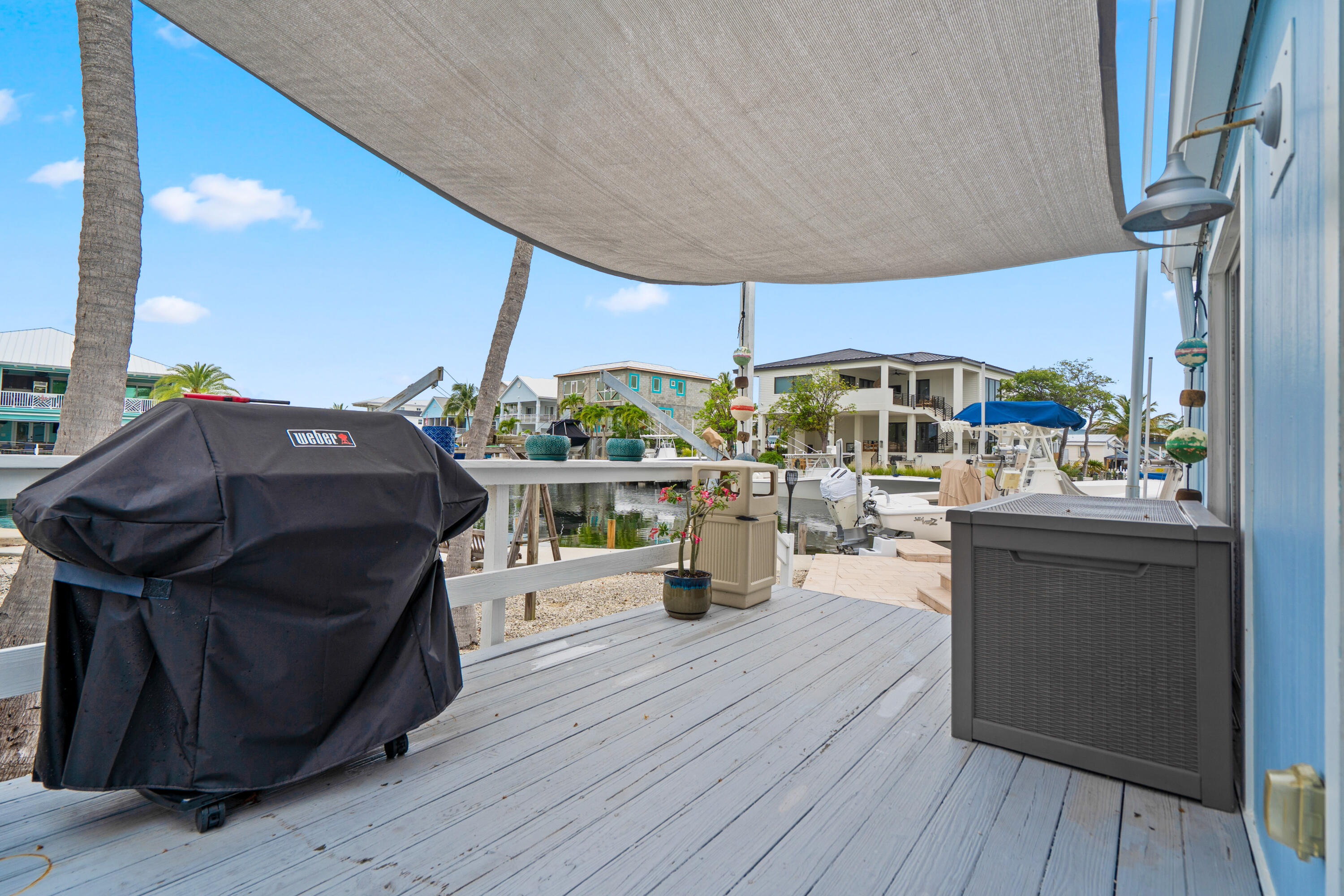 933 Tropical Lane