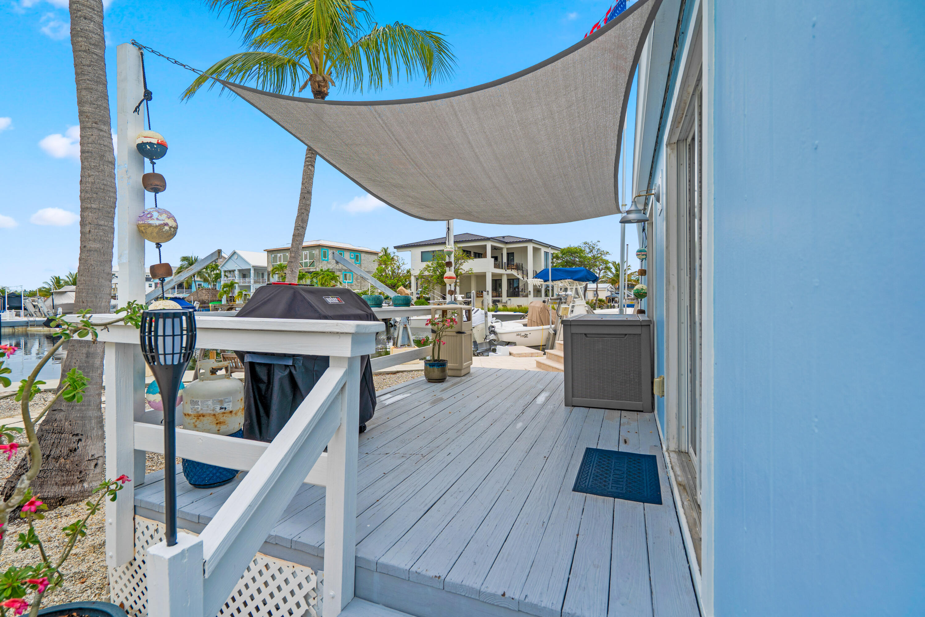 933 Tropical Lane