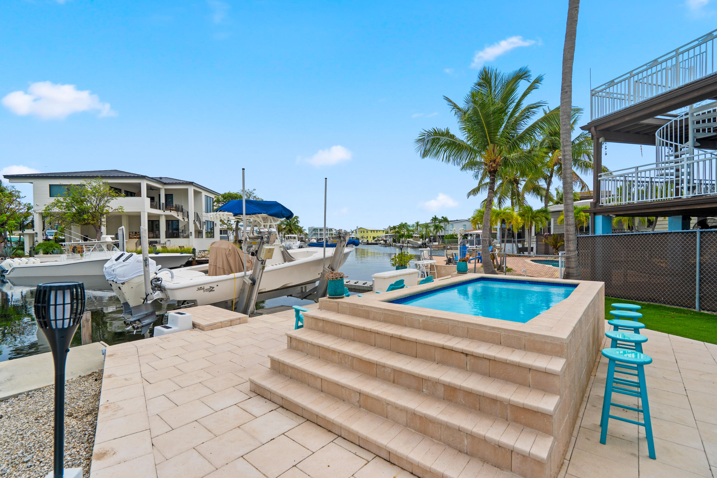 933 Tropical Lane
