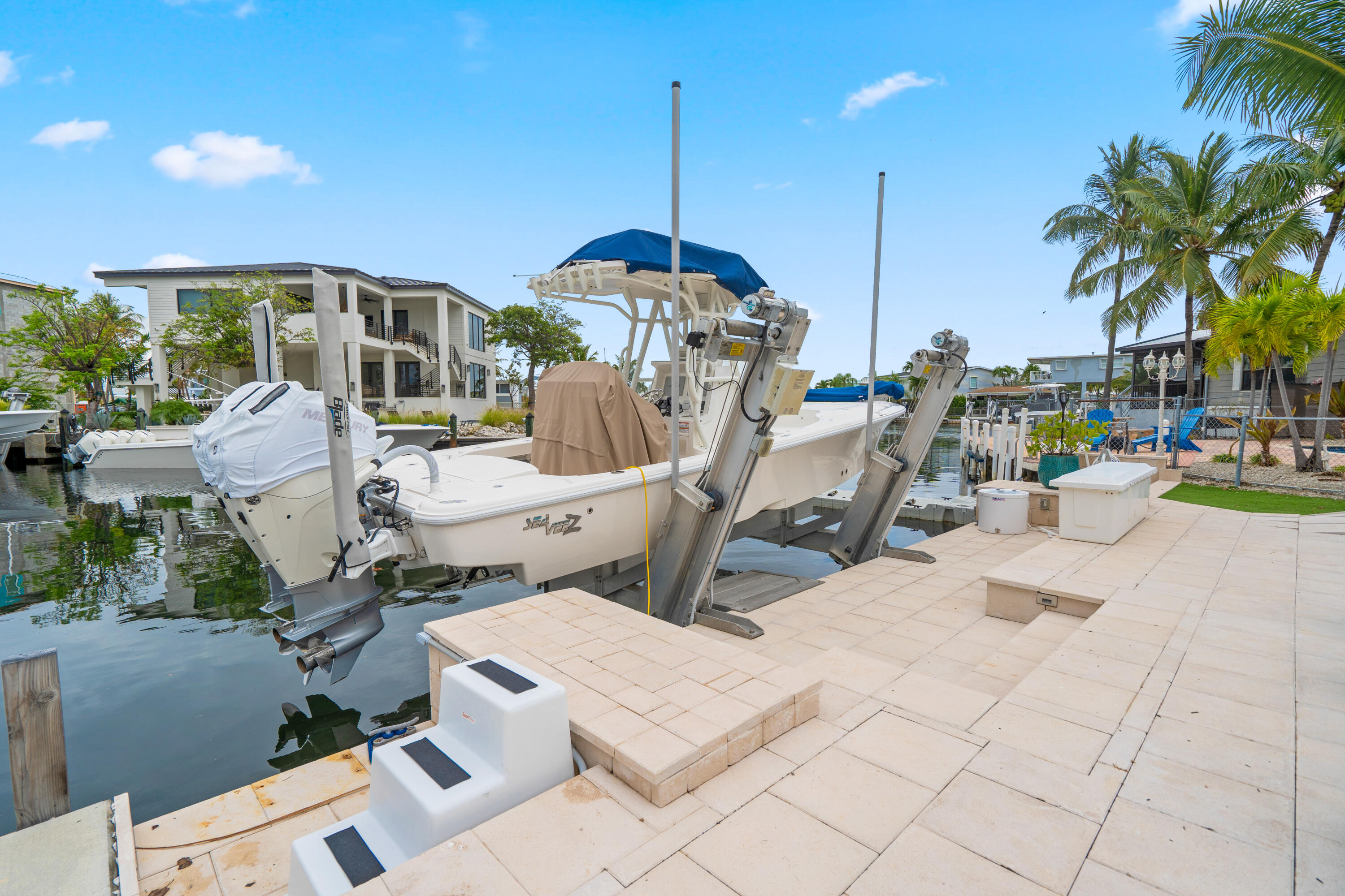 933 Tropical Lane