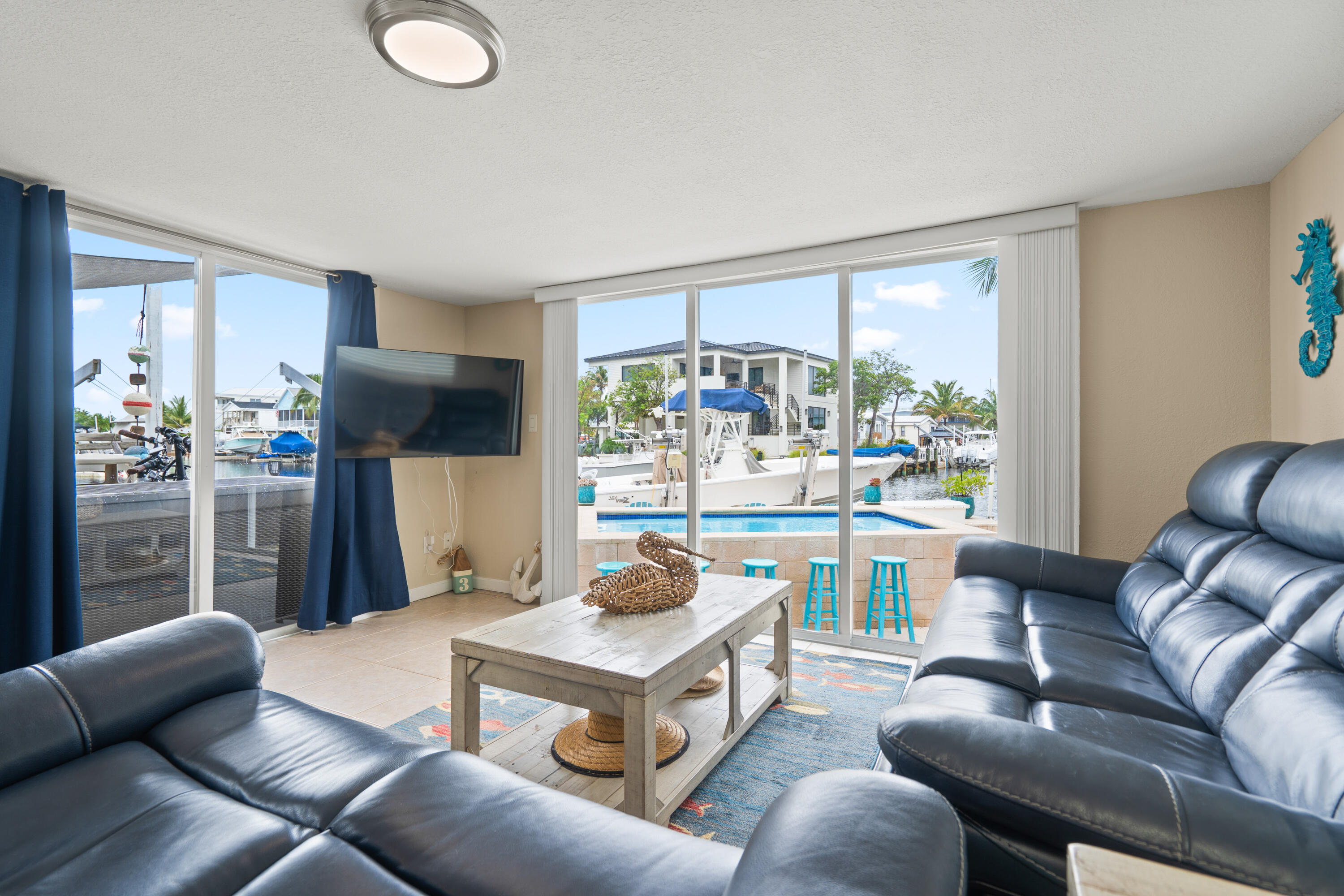 933 Tropical Lane