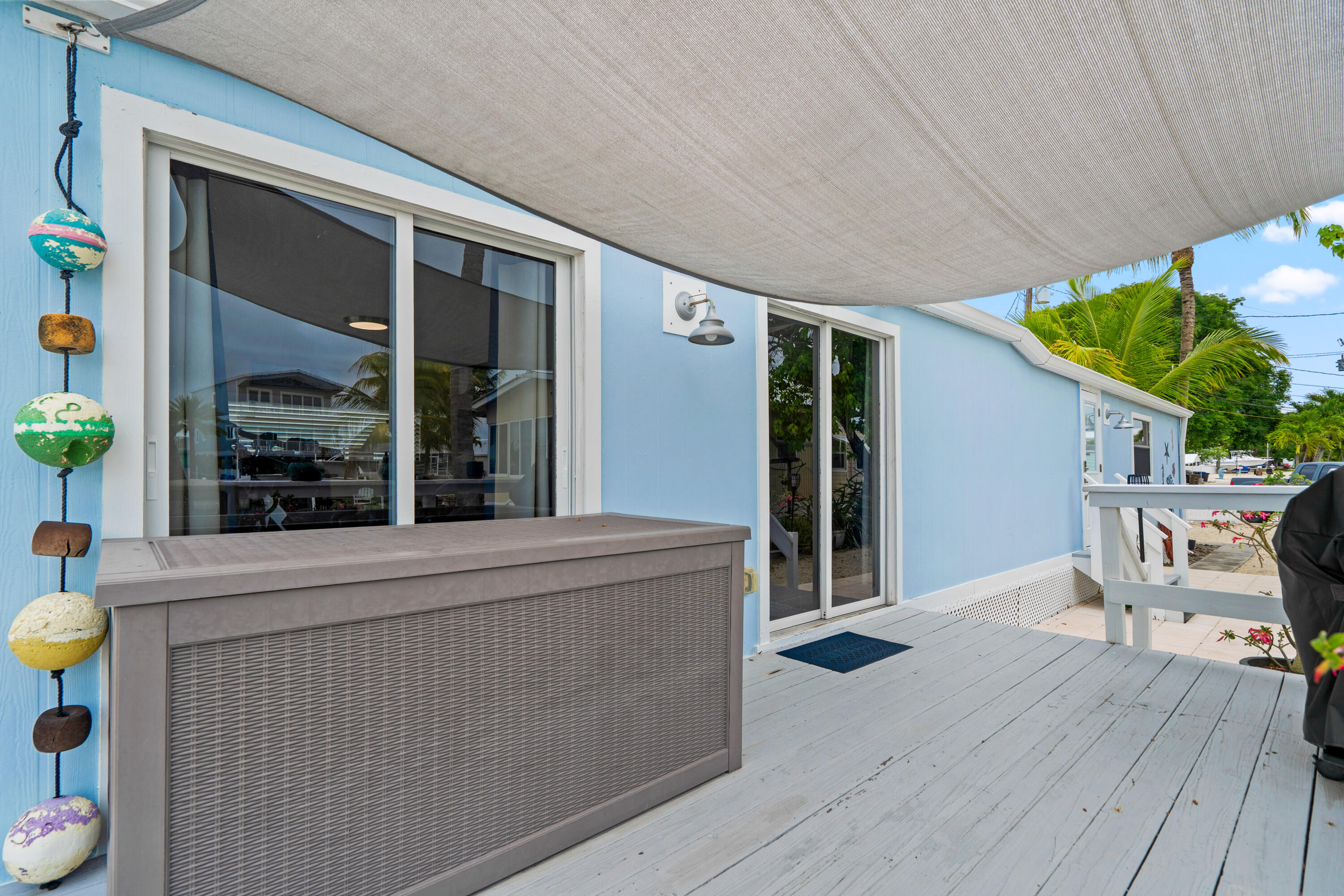 933 Tropical Lane