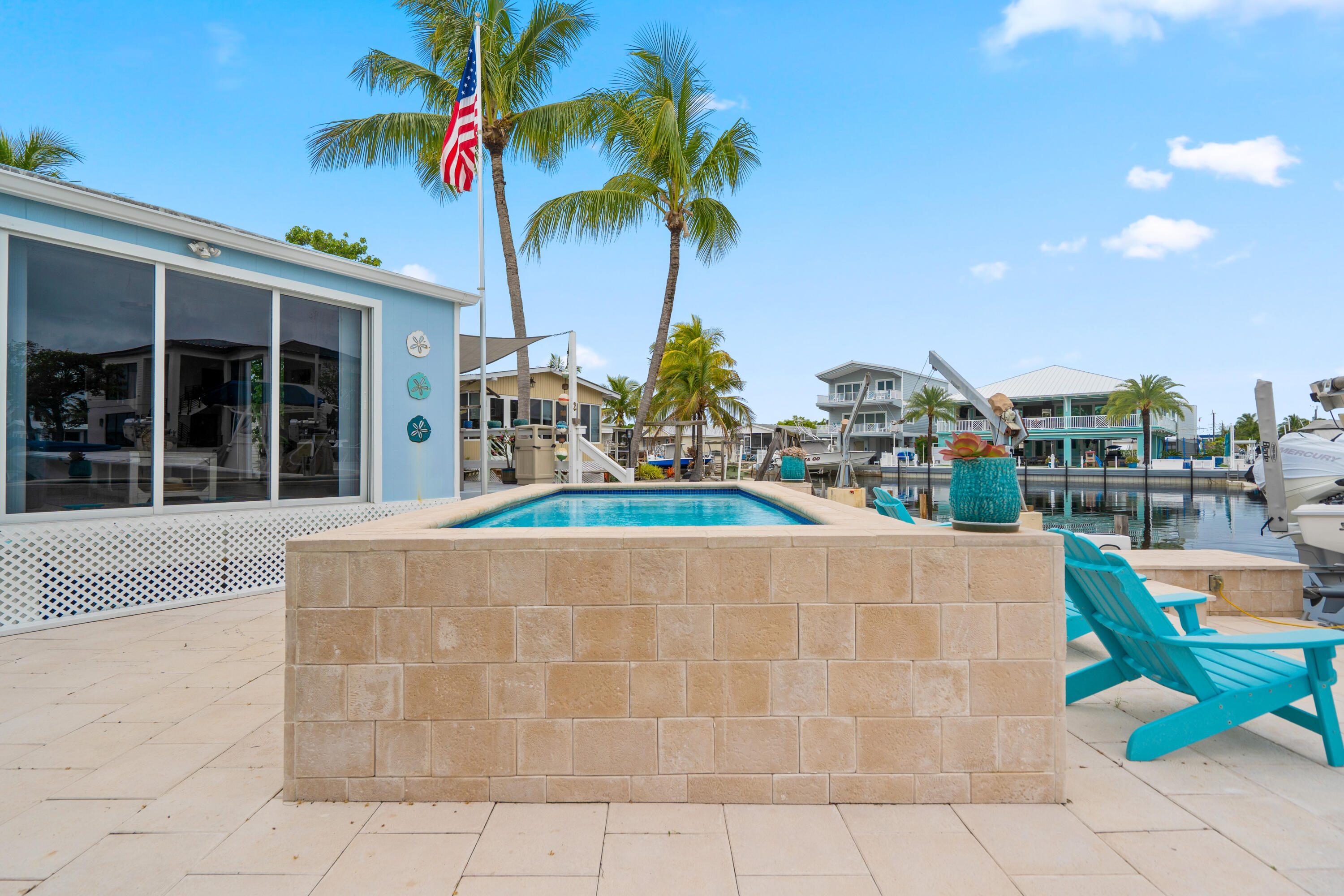 933 Tropical Lane