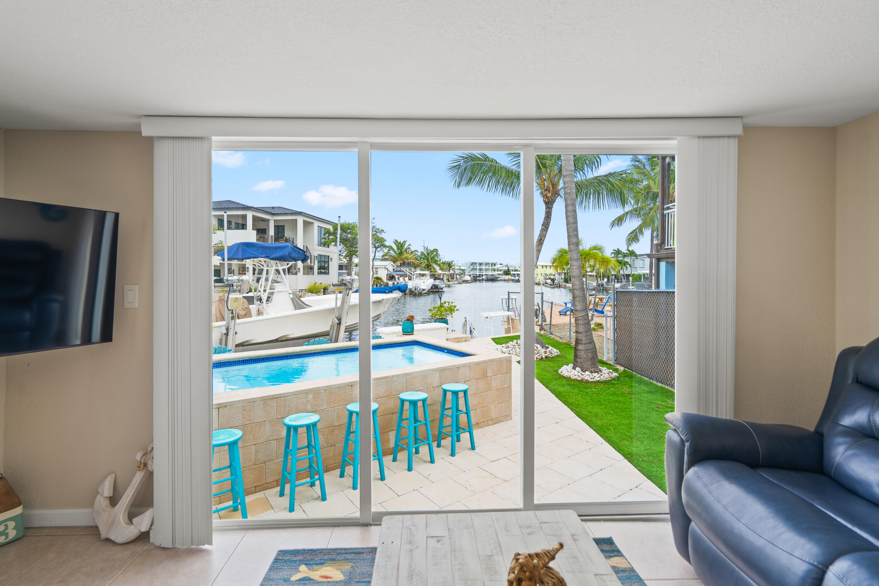 933 Tropical Lane