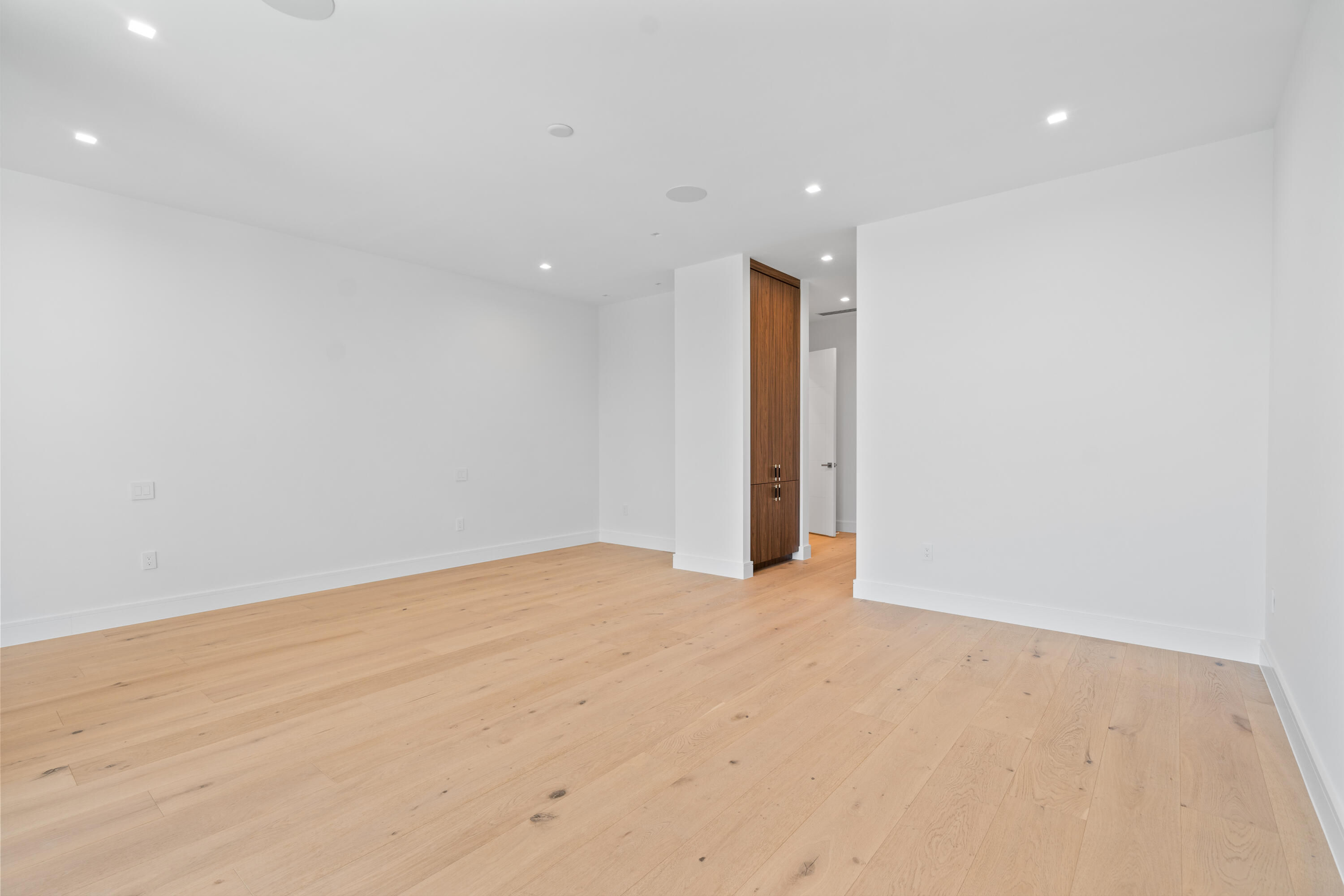 16 Seaside Avenue