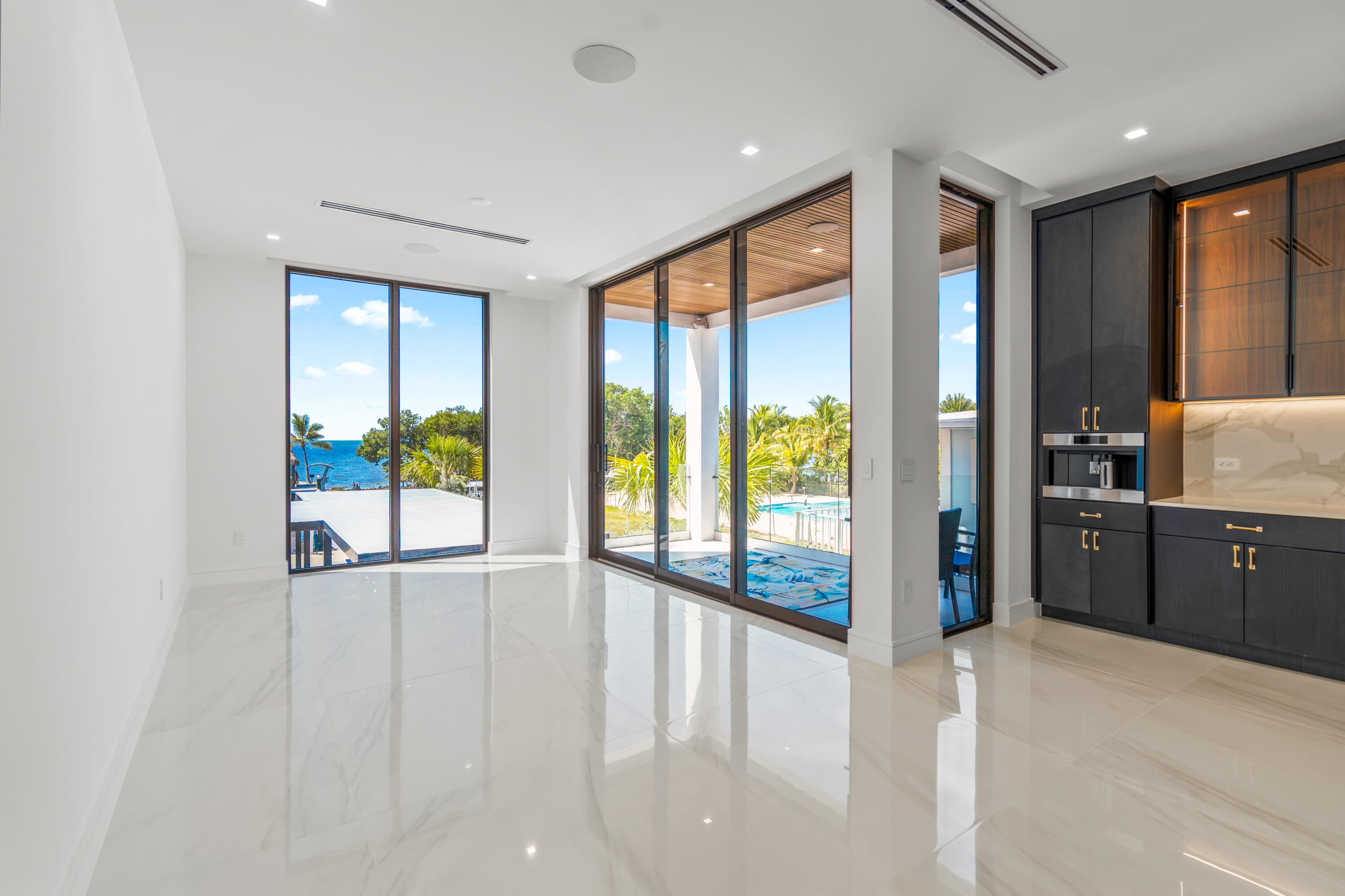 16 Seaside Avenue