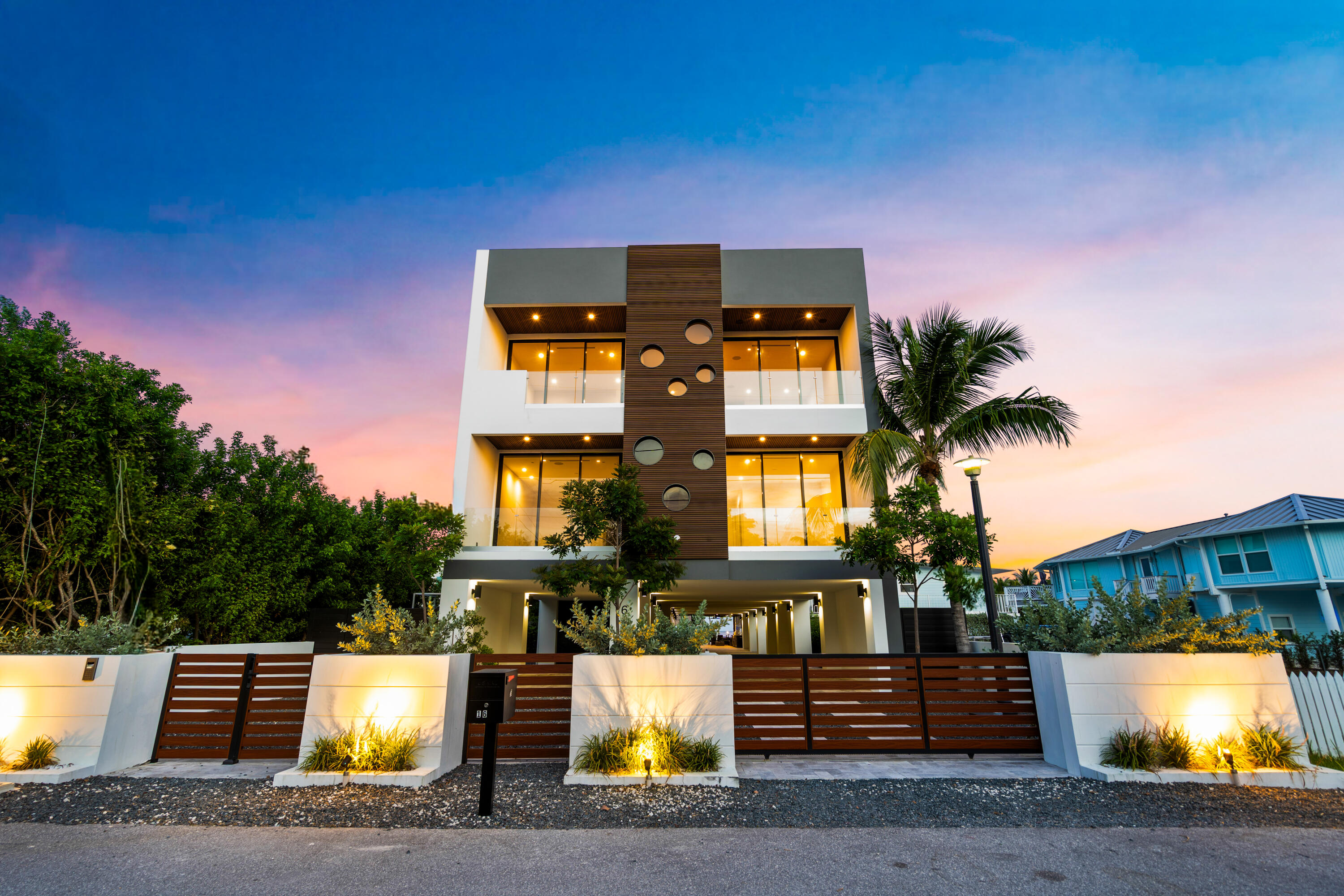 16 Seaside Avenue