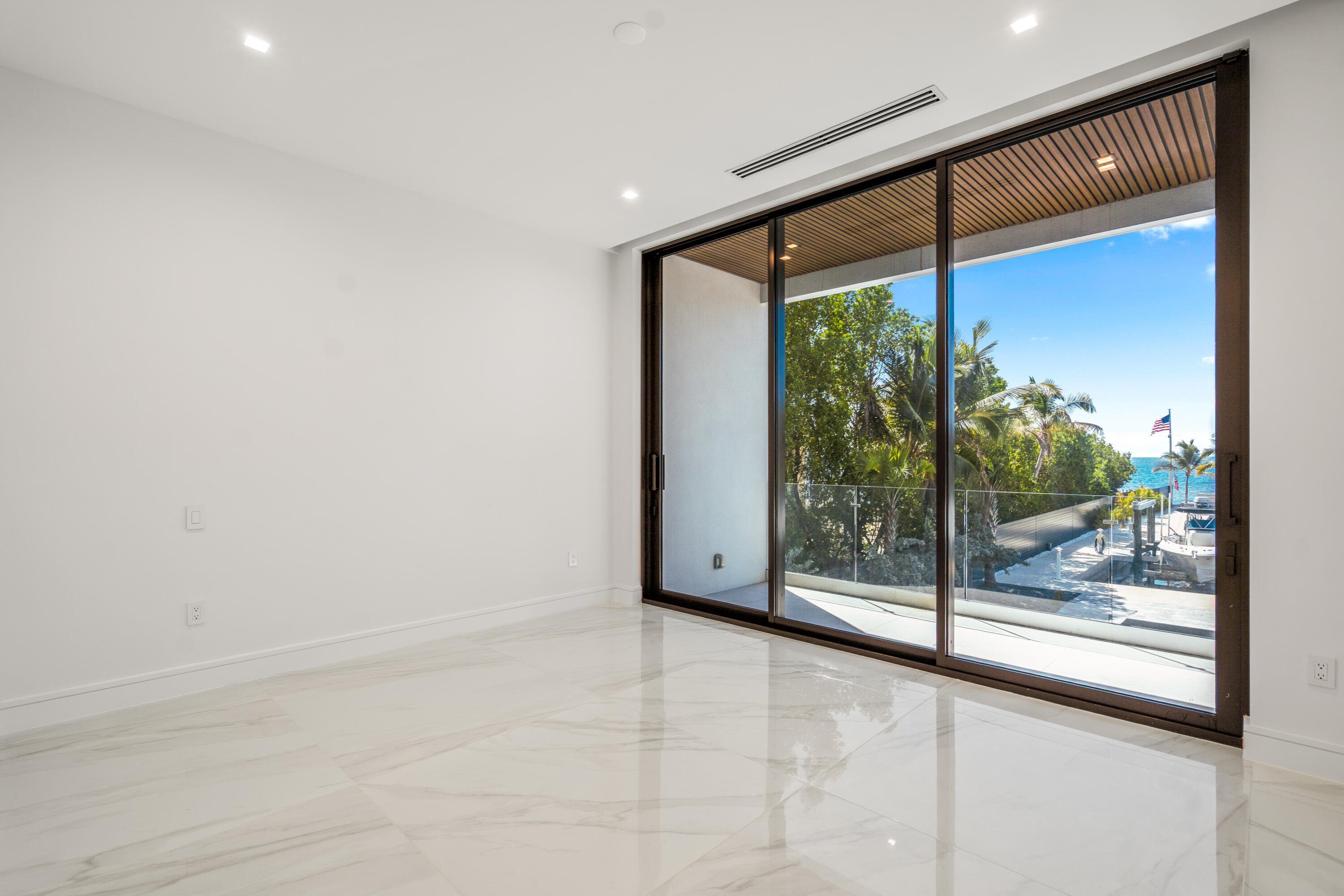16 Seaside Avenue