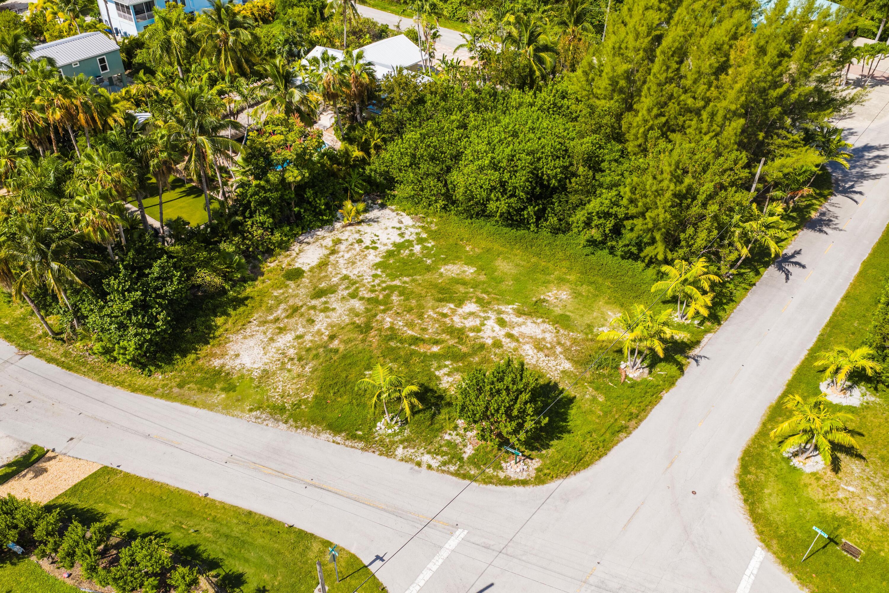 101 S Bahama Drive
