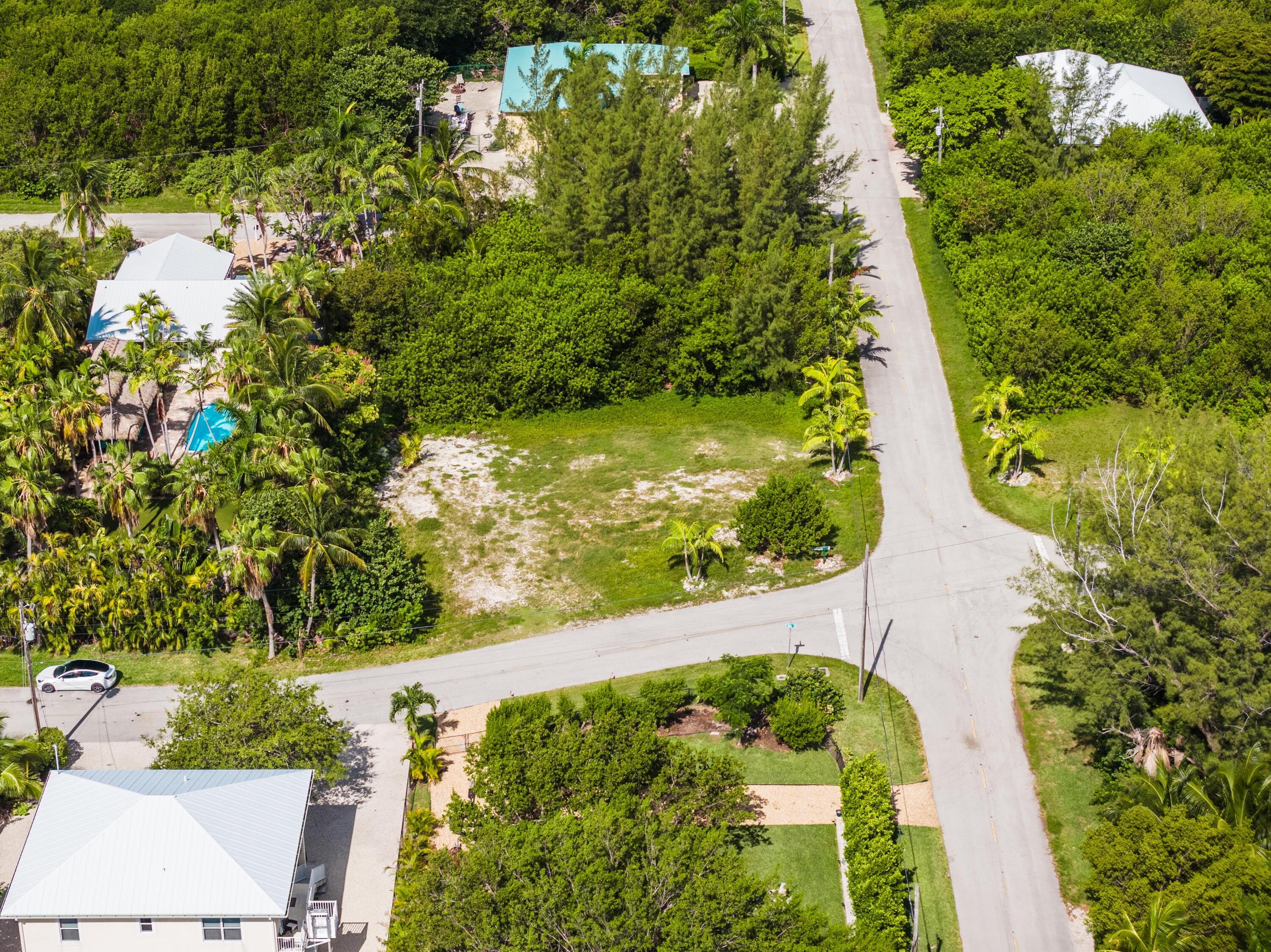 101 S Bahama Drive