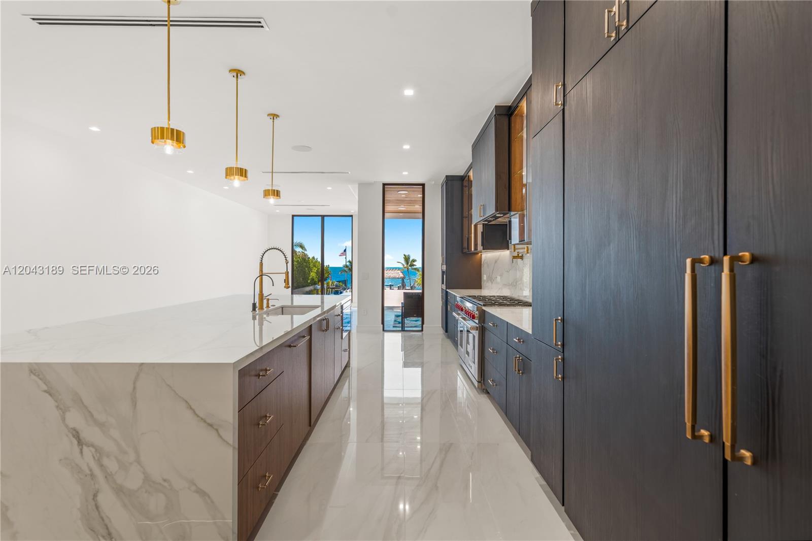 16 Seaside Ave