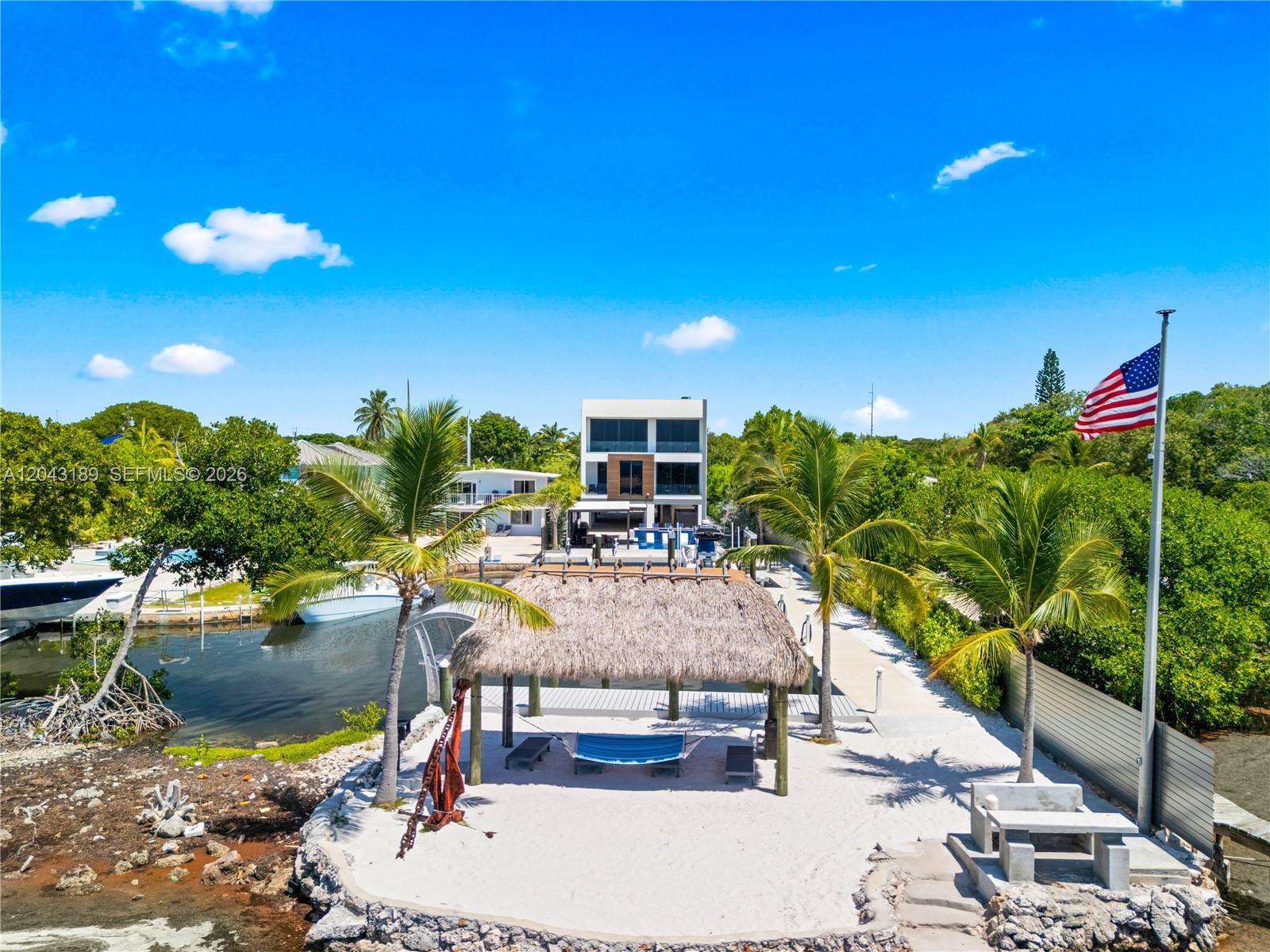 16 Seaside Ave