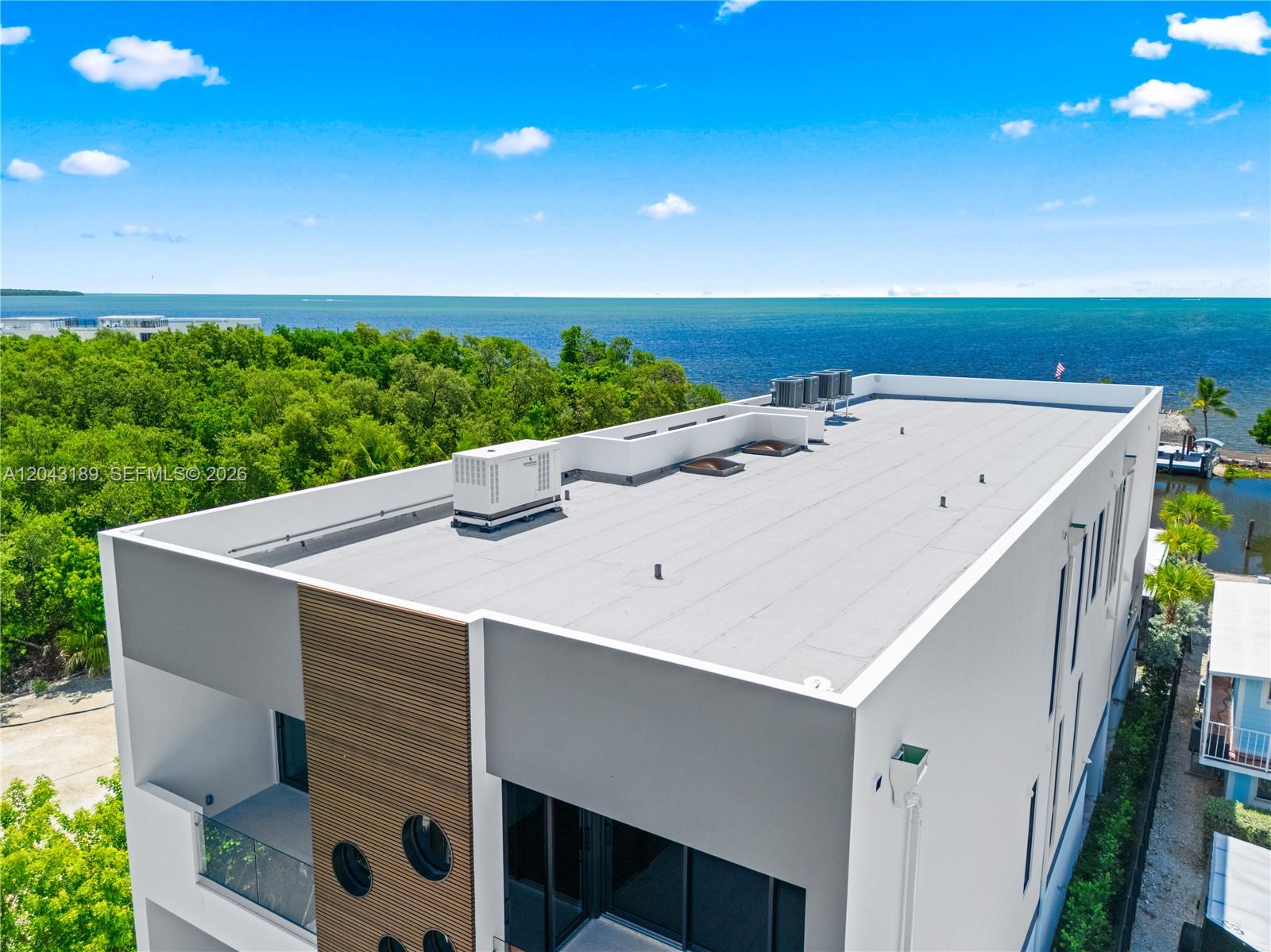 16 Seaside Ave