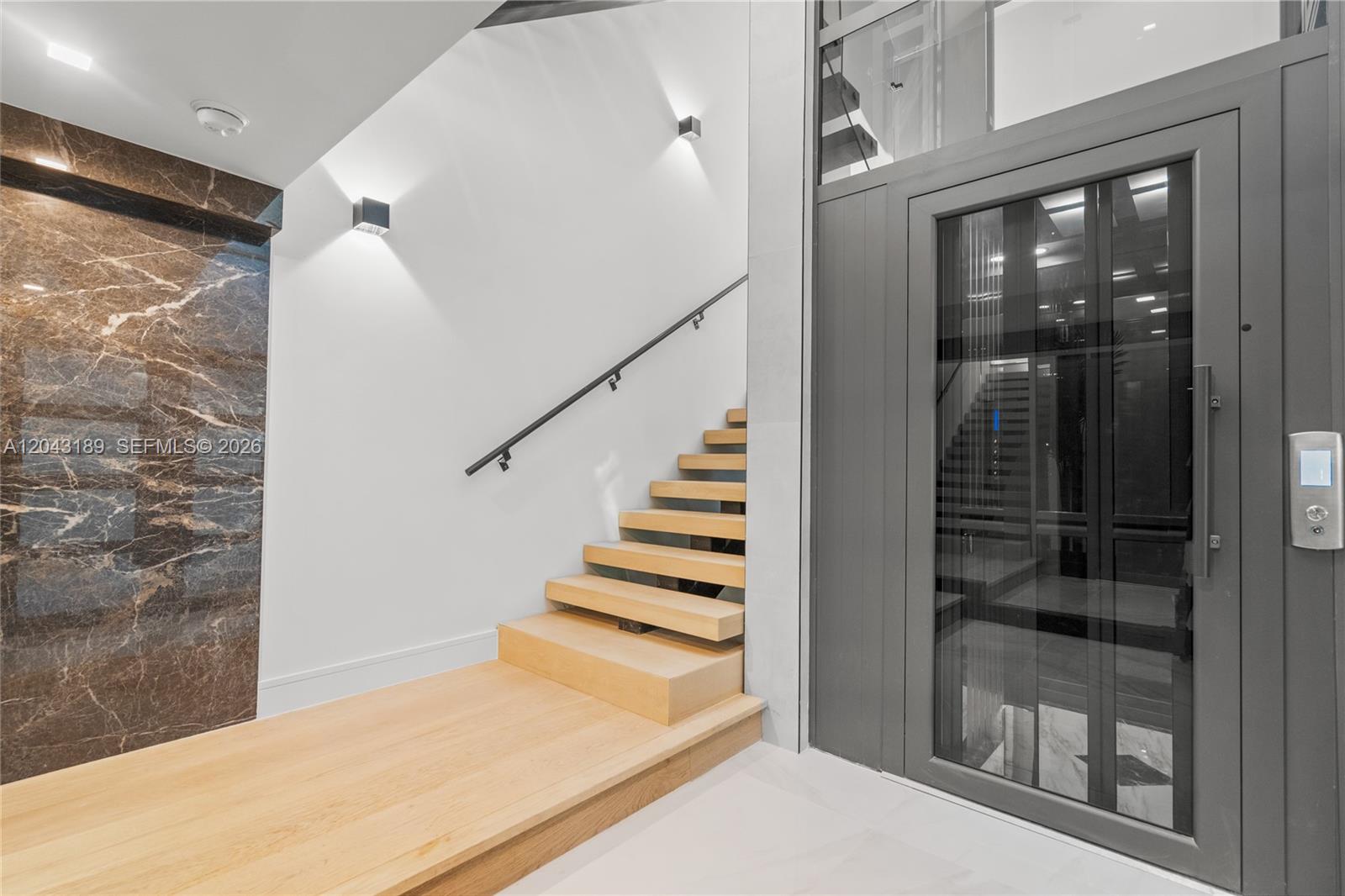16 Seaside Ave