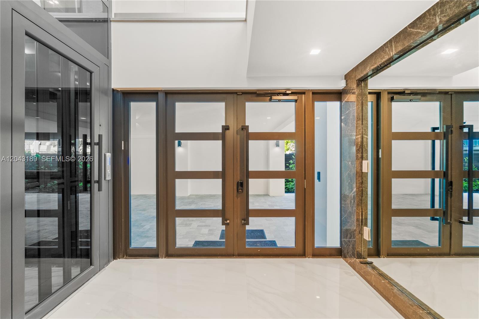 16 Seaside Ave