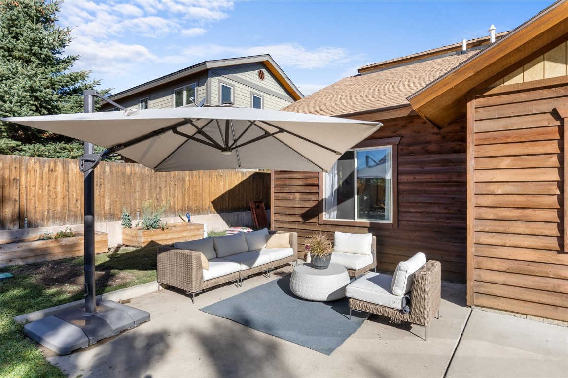 348 Honeysuckle DRIVE